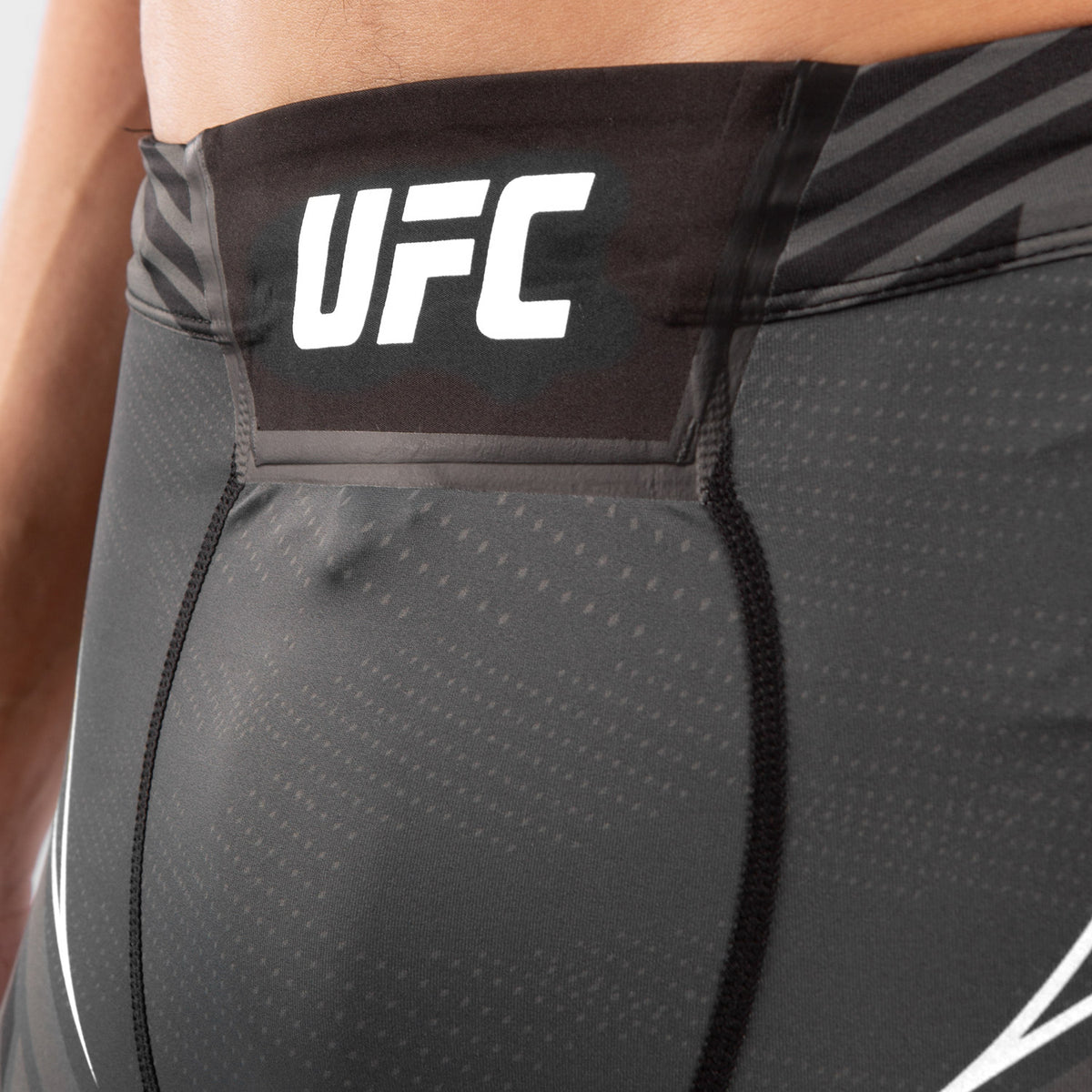 Мужские компрессионные шорты Venum UFC Authentic Fight Night – Чёрный