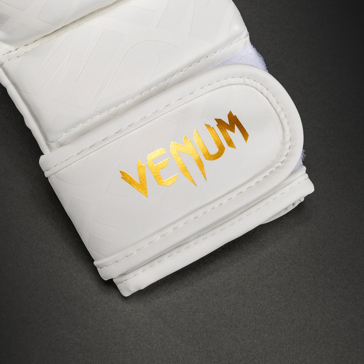 Снарядные перчатки Venum Contender 1.5 XT 3D - белый/золотой