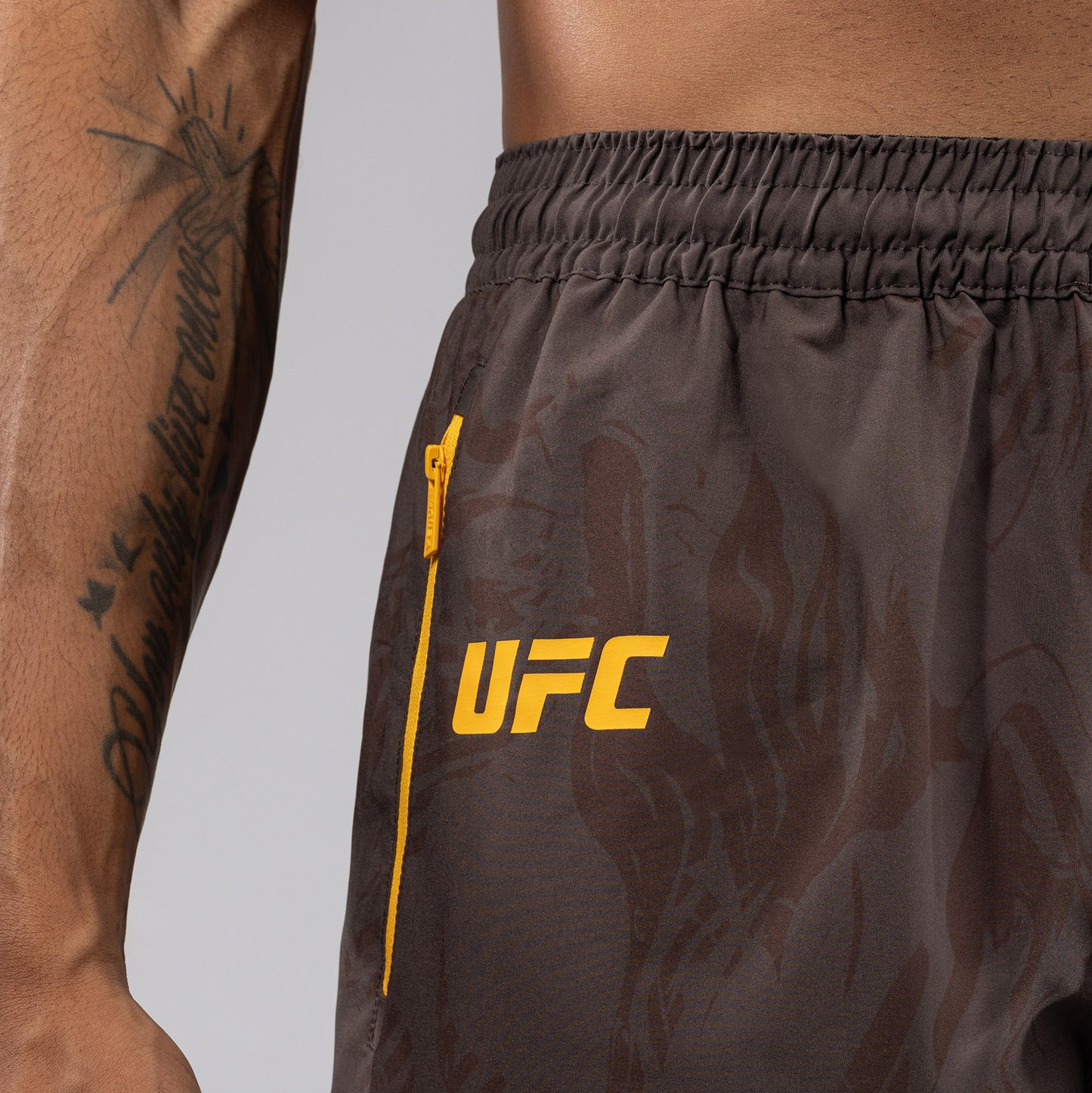 Шорты UFC Fusion by Venum Fight Week для мужчин - Earthen Brown
