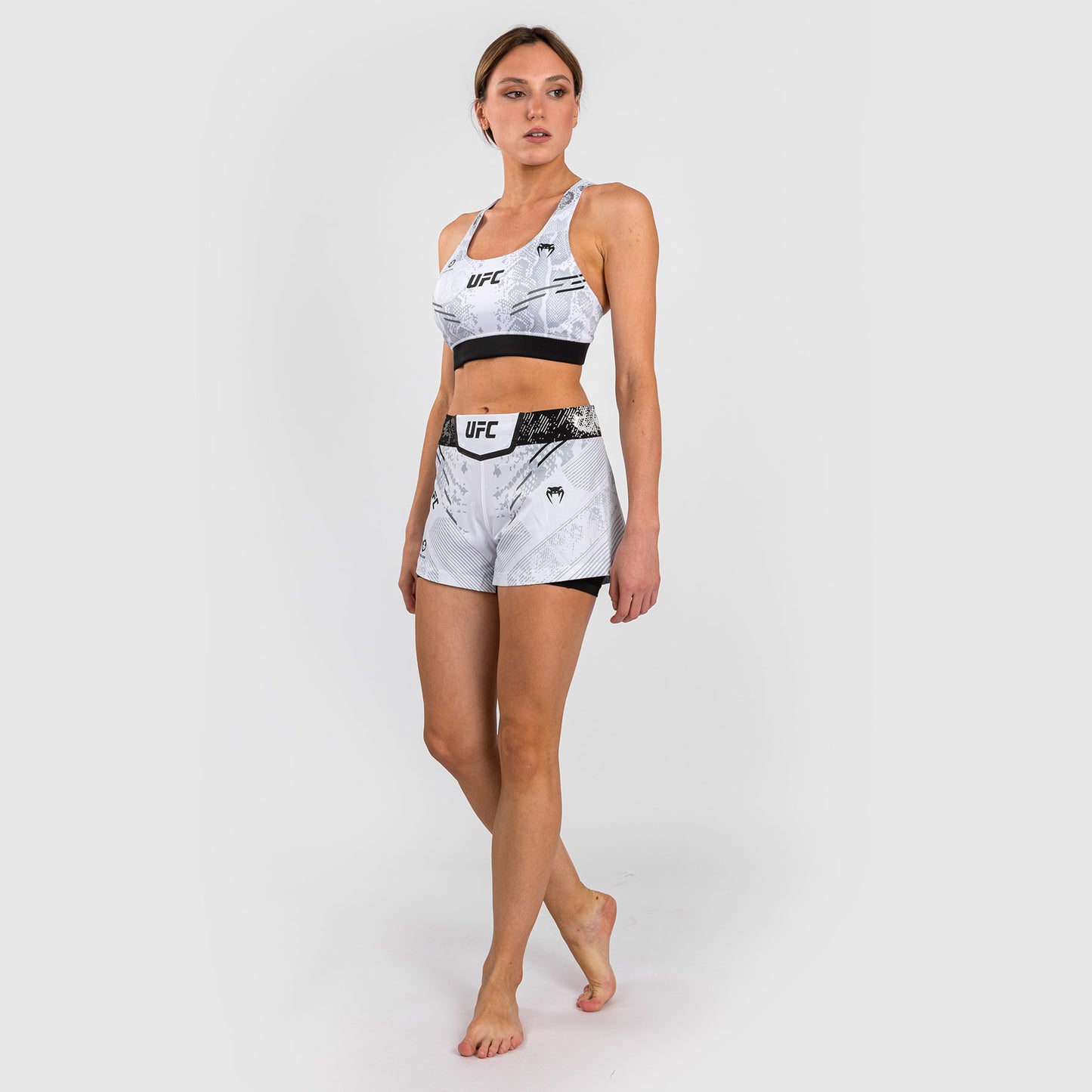 UFC Adrenaline by Venum Authentic Fight Night Женские боевые шорты - белые