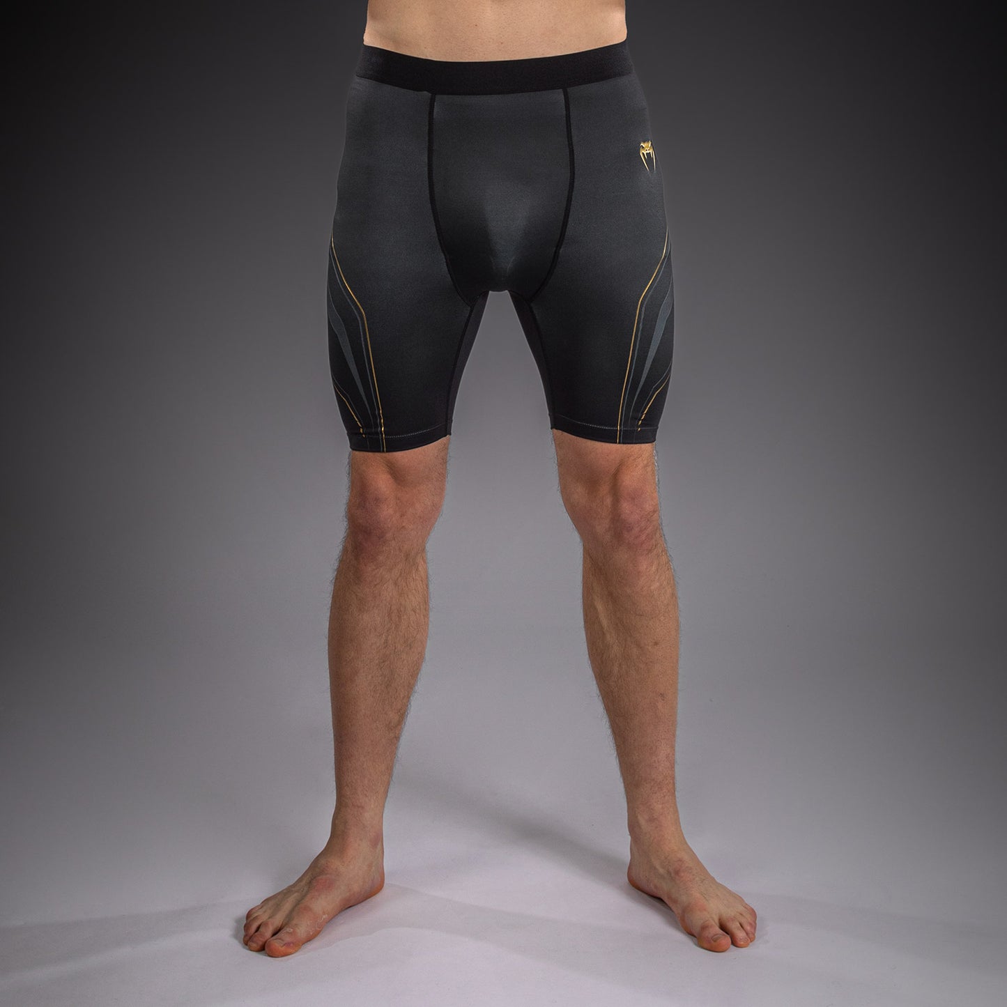 Компрессионные шорты Venum Streamline Vale Tudo – Чёрный/Золотой