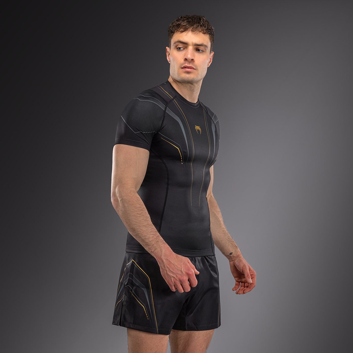 Рашгард с коротким рукавом Venum Streamline – Чёрный/Золотой