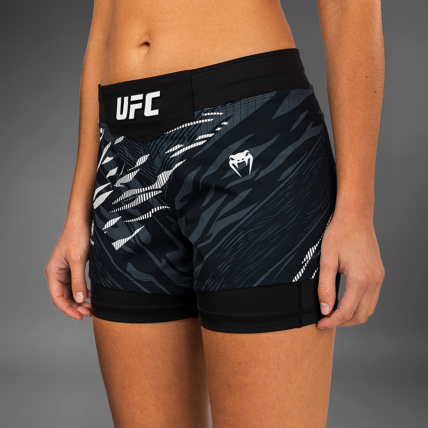 Шорты для борьбы UFC Fusion by Venum Authentic Fight Night для женщин - Black