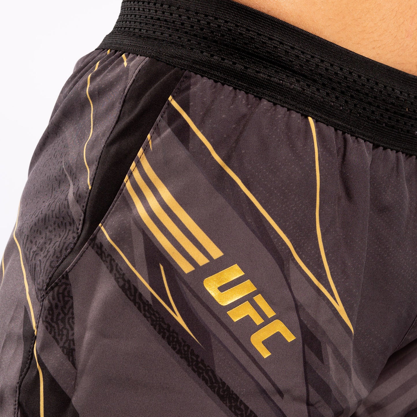 ЖЕНСКИЕ ШОРТЫ UFC VENUM REPLICA - Чемпион