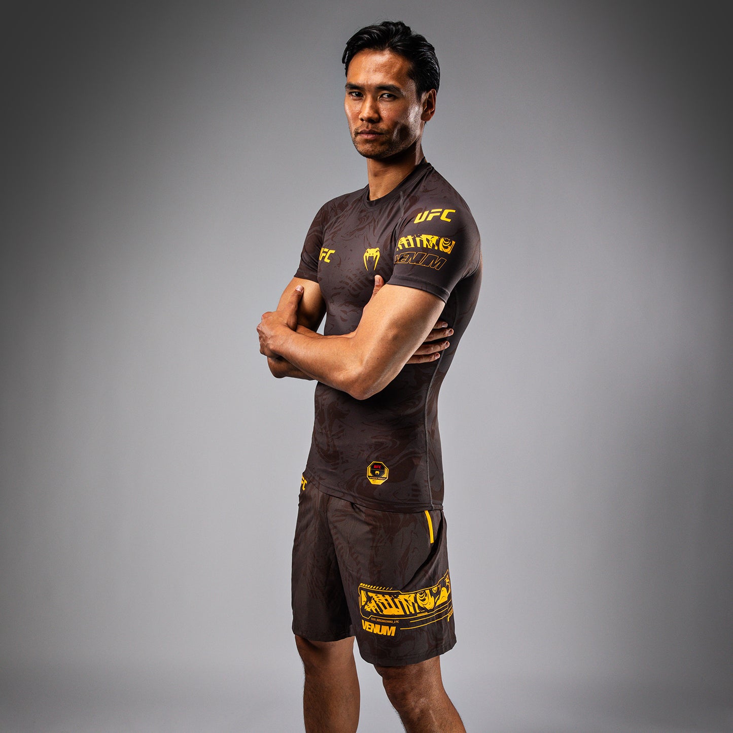 Рашгард UFC Fusion by Venum Fight Week с коротким рукавом для мужчин - Earthen Brown