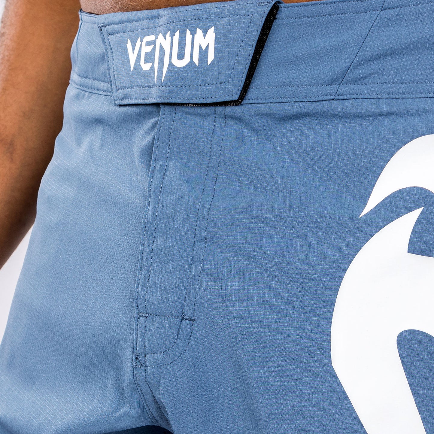 Venum Light 5.0  Боевые шорты - синий/белый