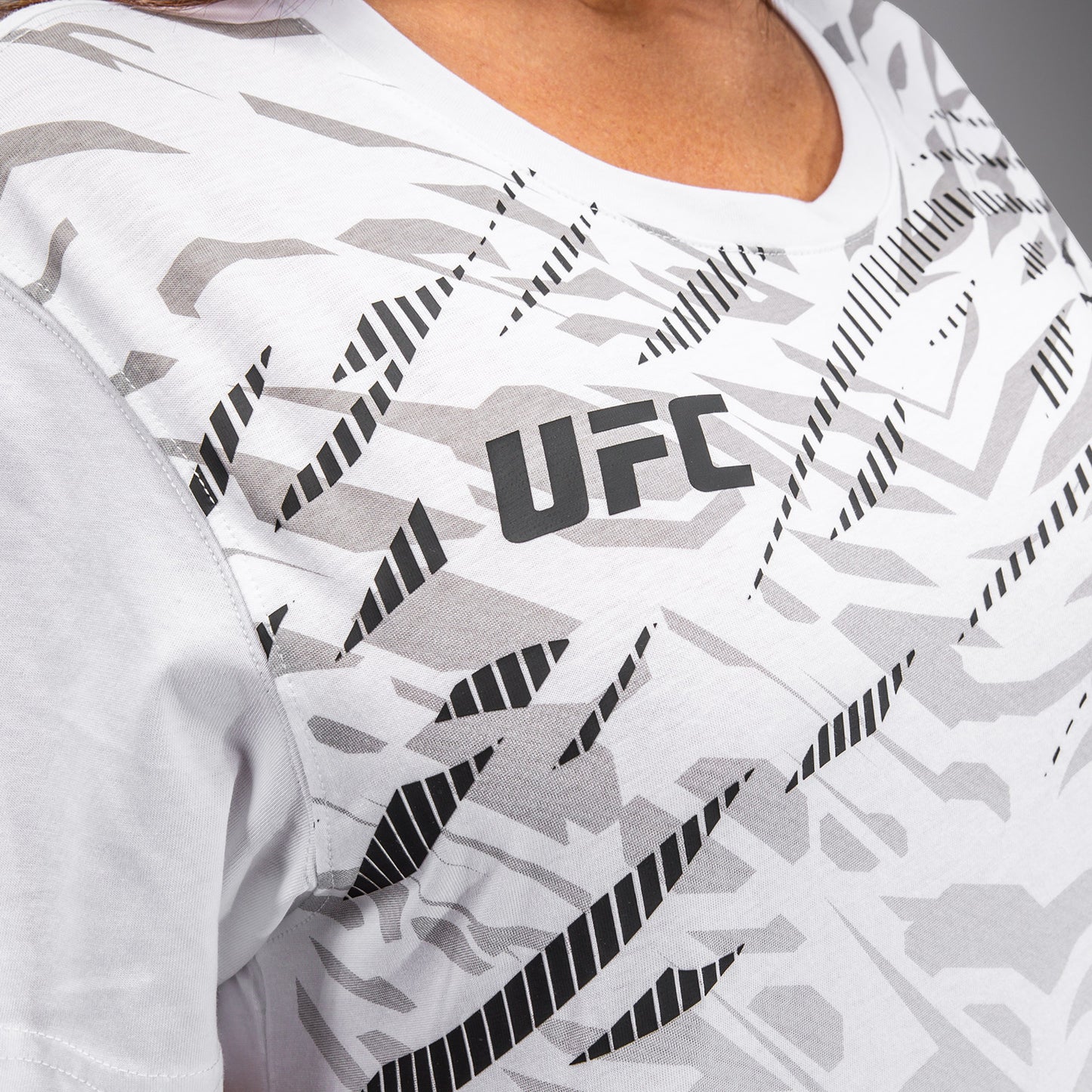 Футболка UFC Fusion by Venum Replica с коротким рукавом для женщин - White