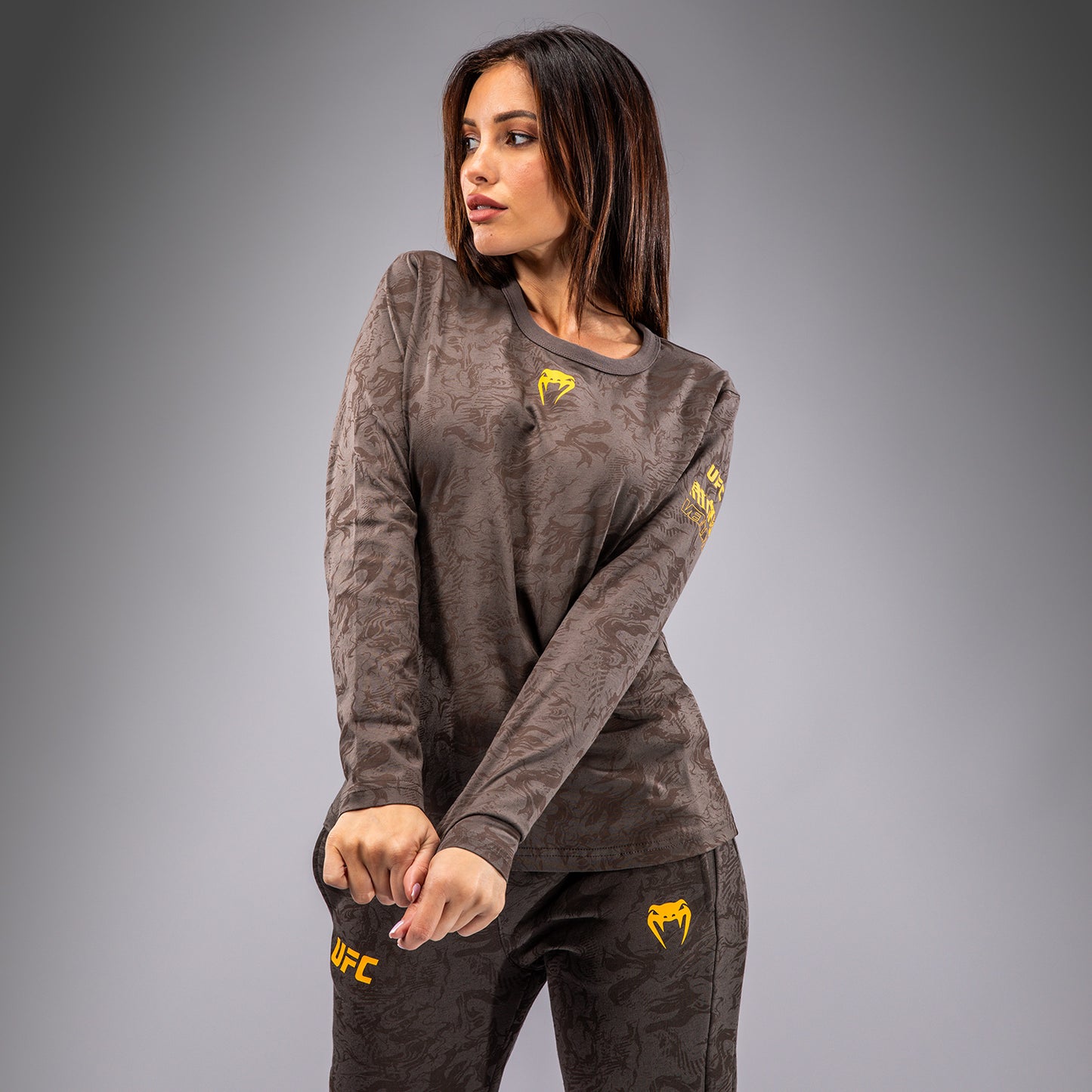 Футболка UFC Fusion by Venum Fight Week с длинным рукавом для женщин - Earthen Brown
