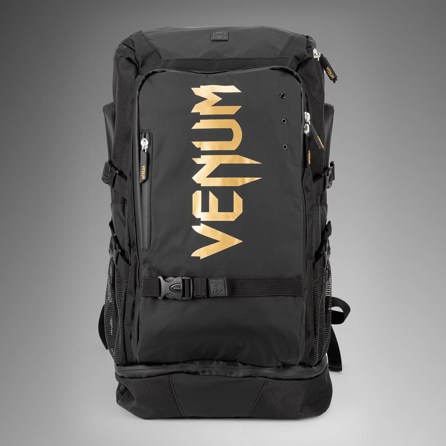 Рюкзак Venum Challenger Xtrem Evo (50-63л) – Чёрный/Золотой