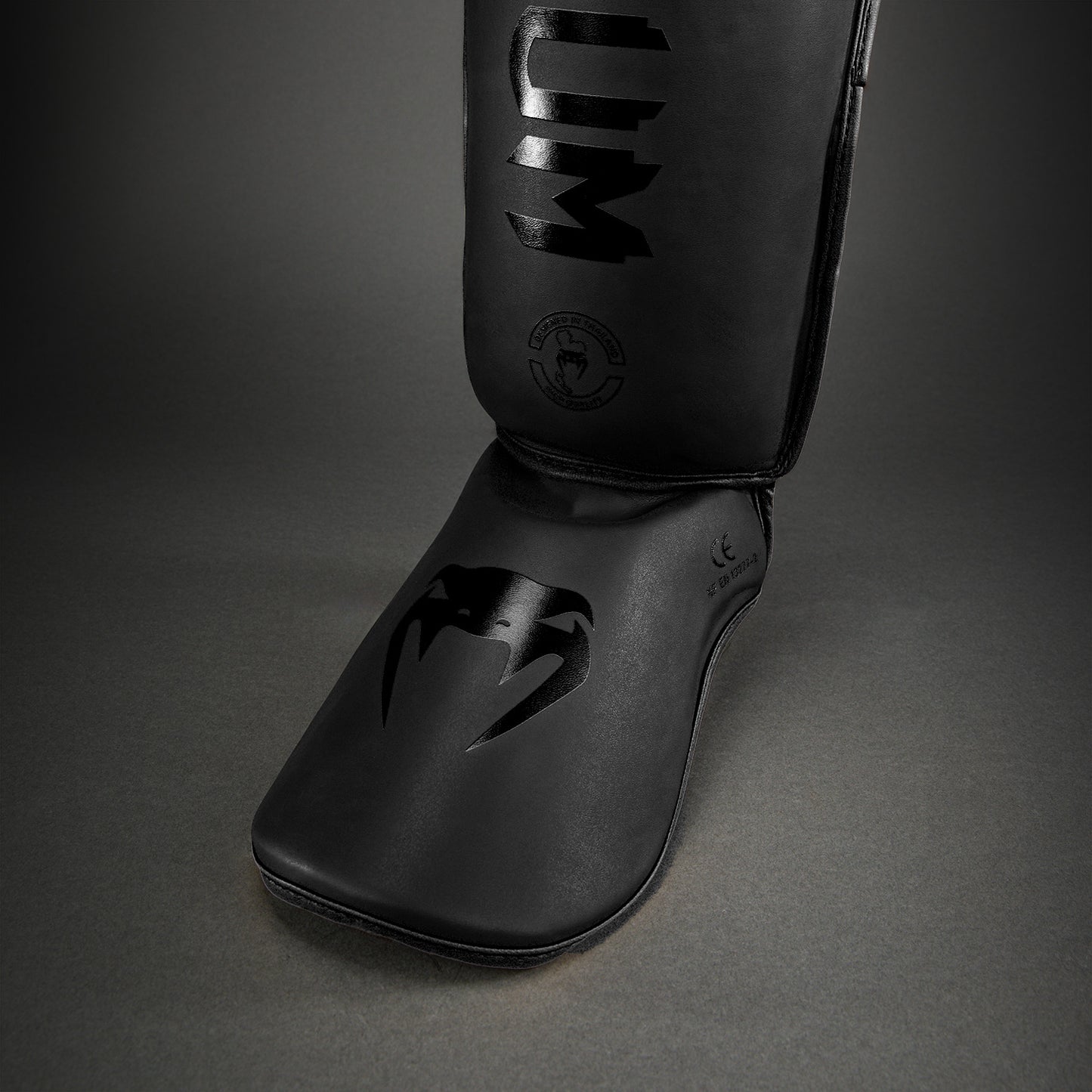 Venum Challenger Standup Shin Guards - матовый/черный