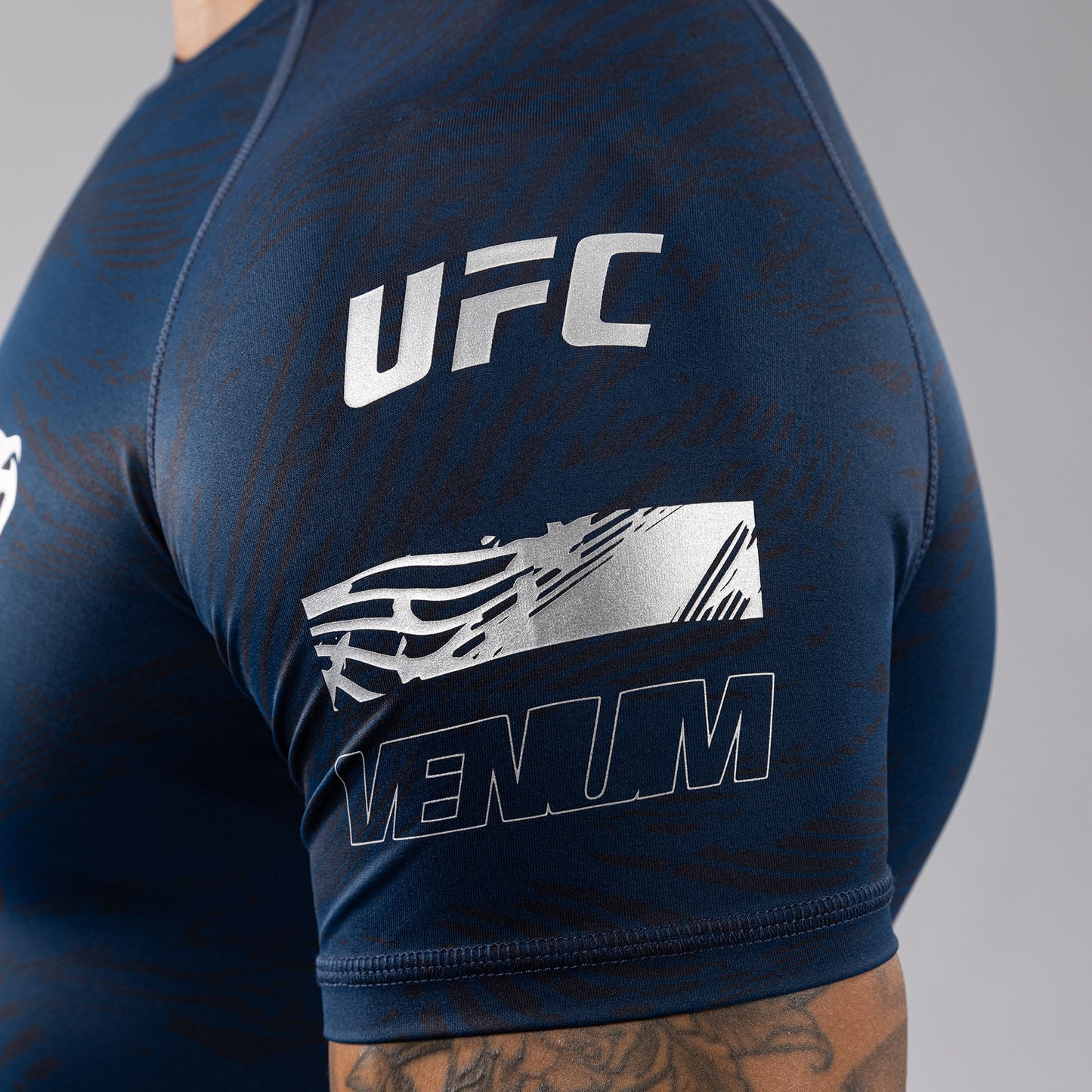 Рашгард UFC Fusion by Venum Fight Week с коротким рукавом для мужчин - Oceanic Blue