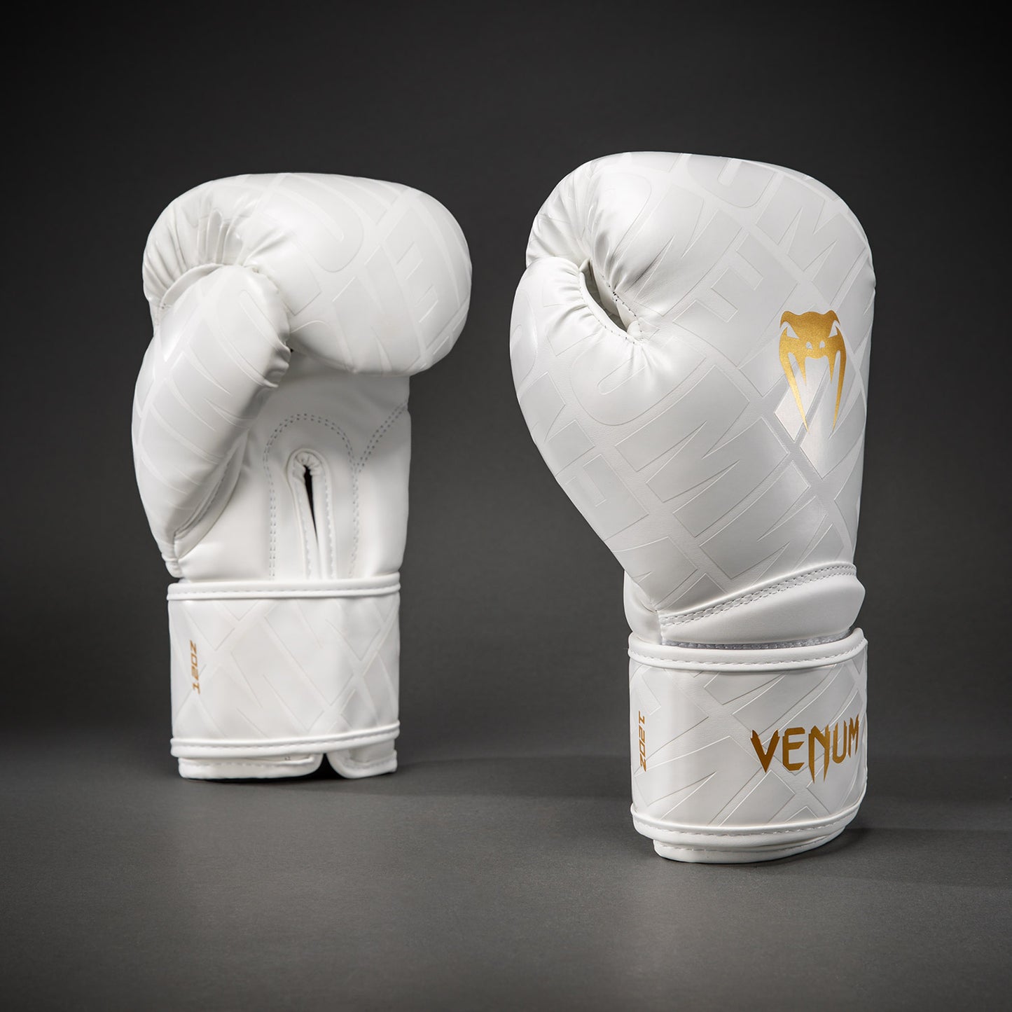 Боксерские перчатки Venum Contender 1.5 XT 3D - Белый/Золотой