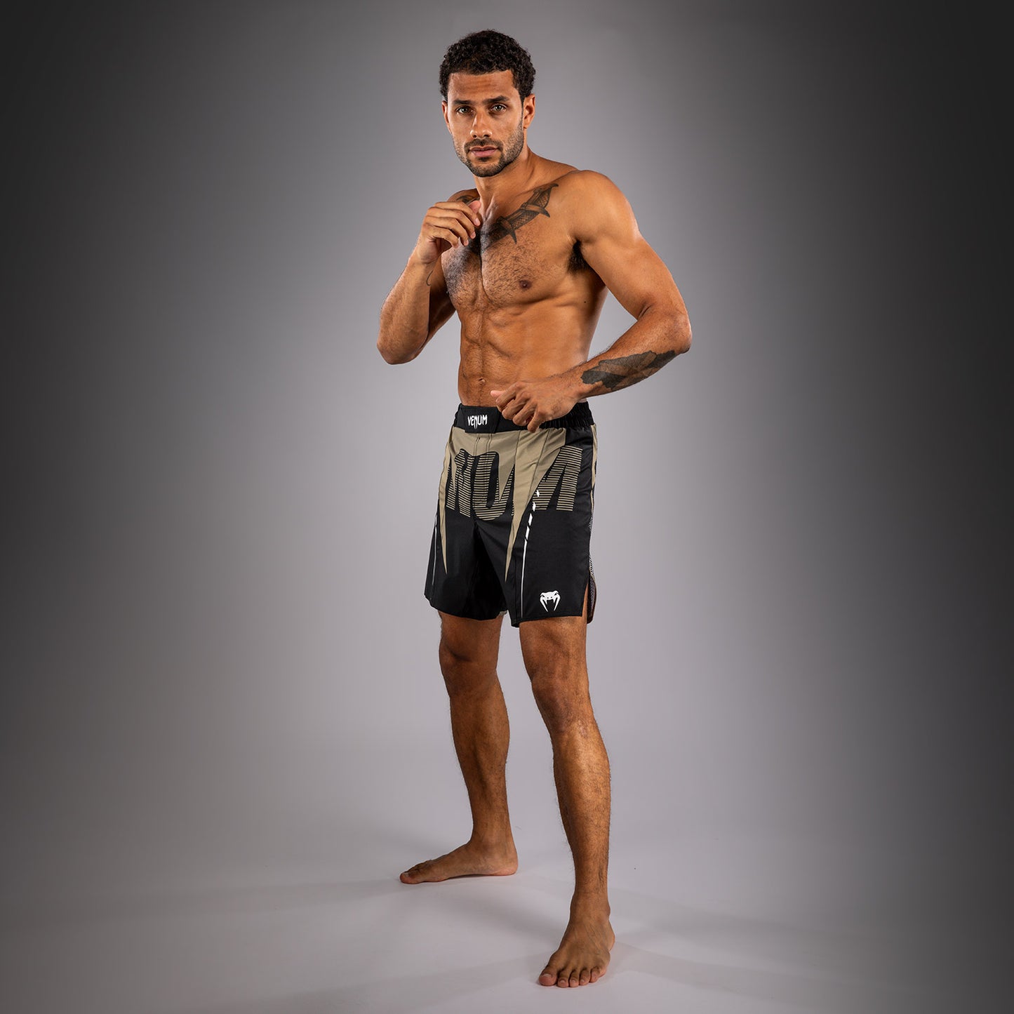Бойцовские шорты Venum Adrenaline – Чёрный/Песочный