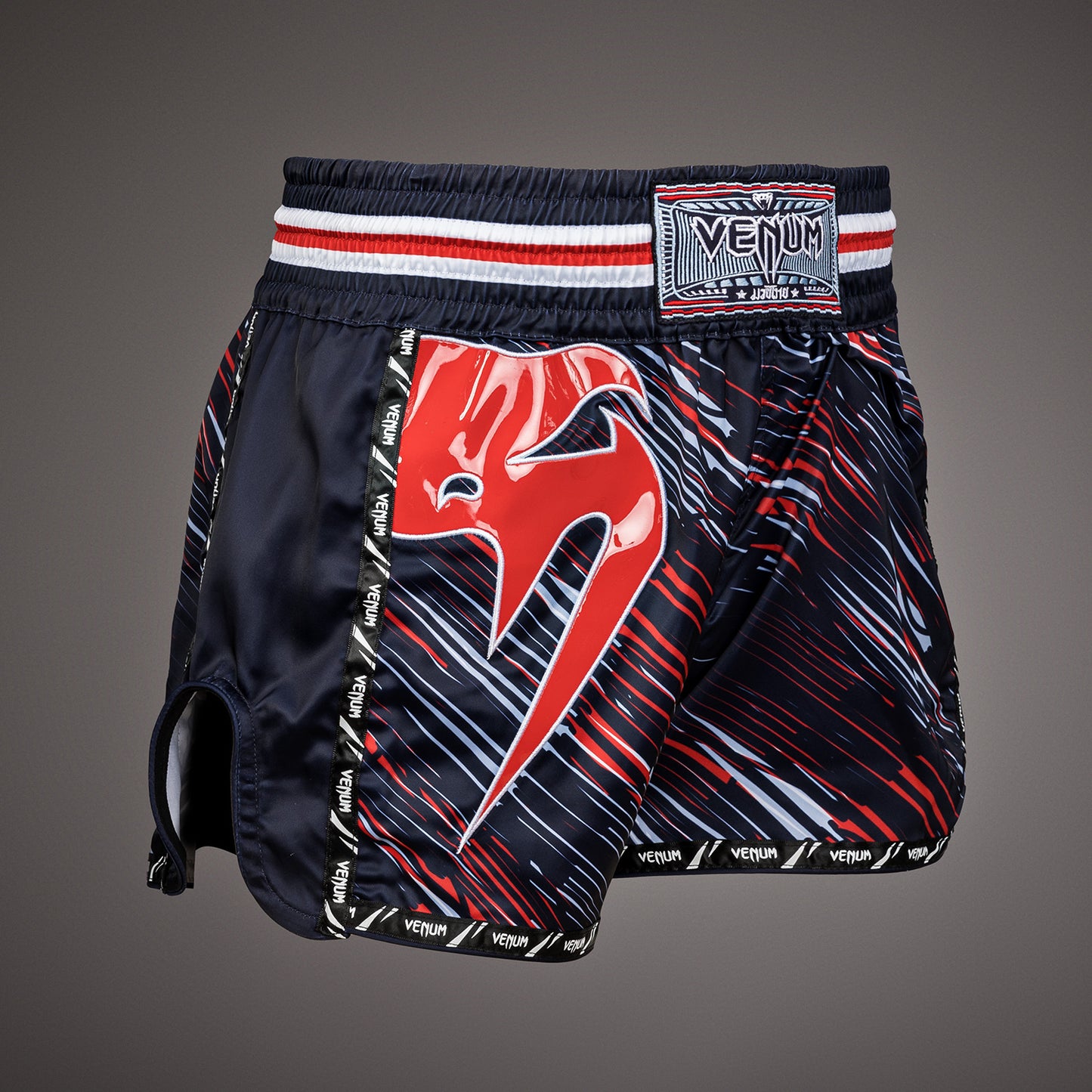 Шорты Venum Giant Muay Thai Shorts- красный