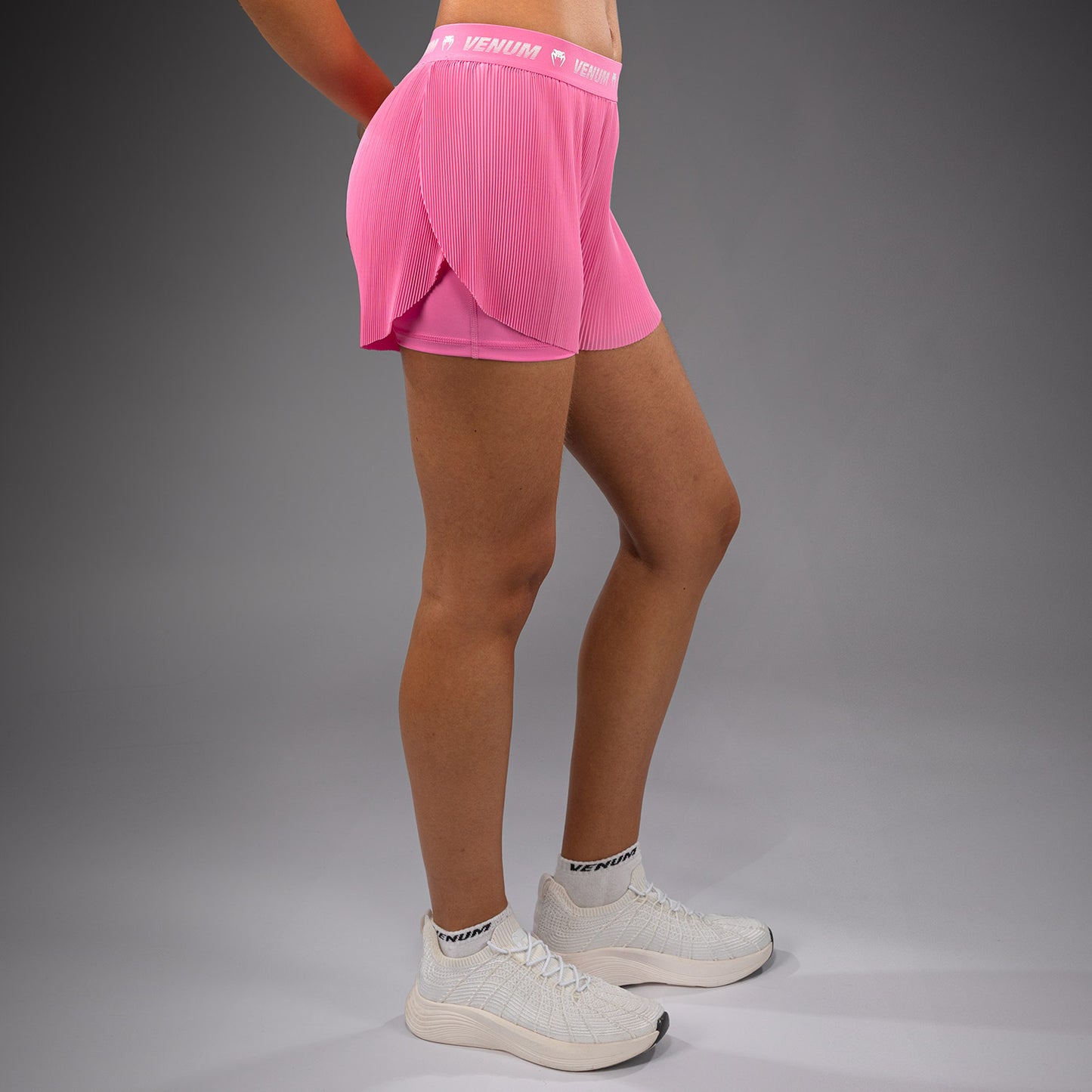 Тренировочные шорты женские Venum Flowfit - Розовый конфетный