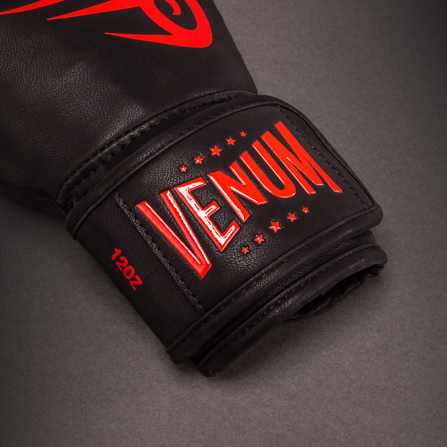 Боксерские перчатки Venum Mike Tyson Replica – Чёрный/Красный
