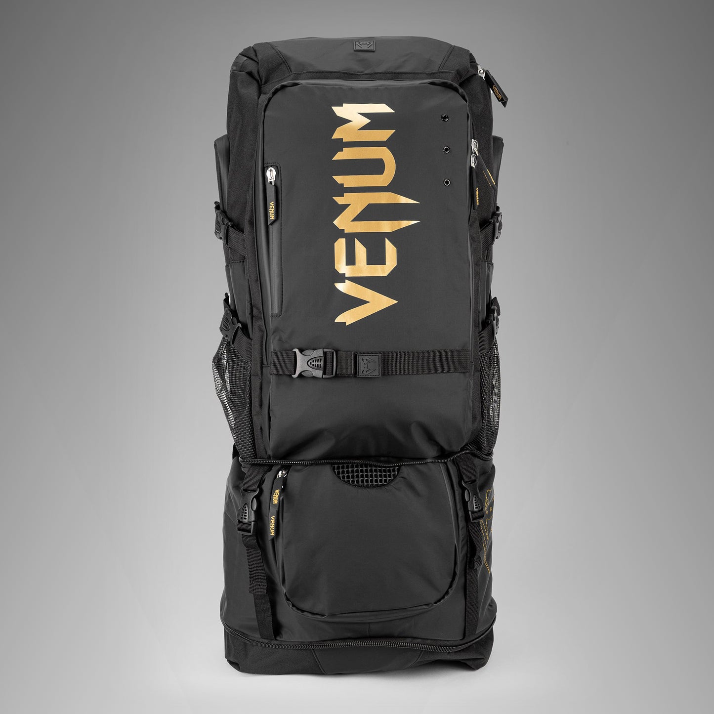 Рюкзак Venum Challenger Xtrem Evo (50-63л) – Чёрный/Золотой