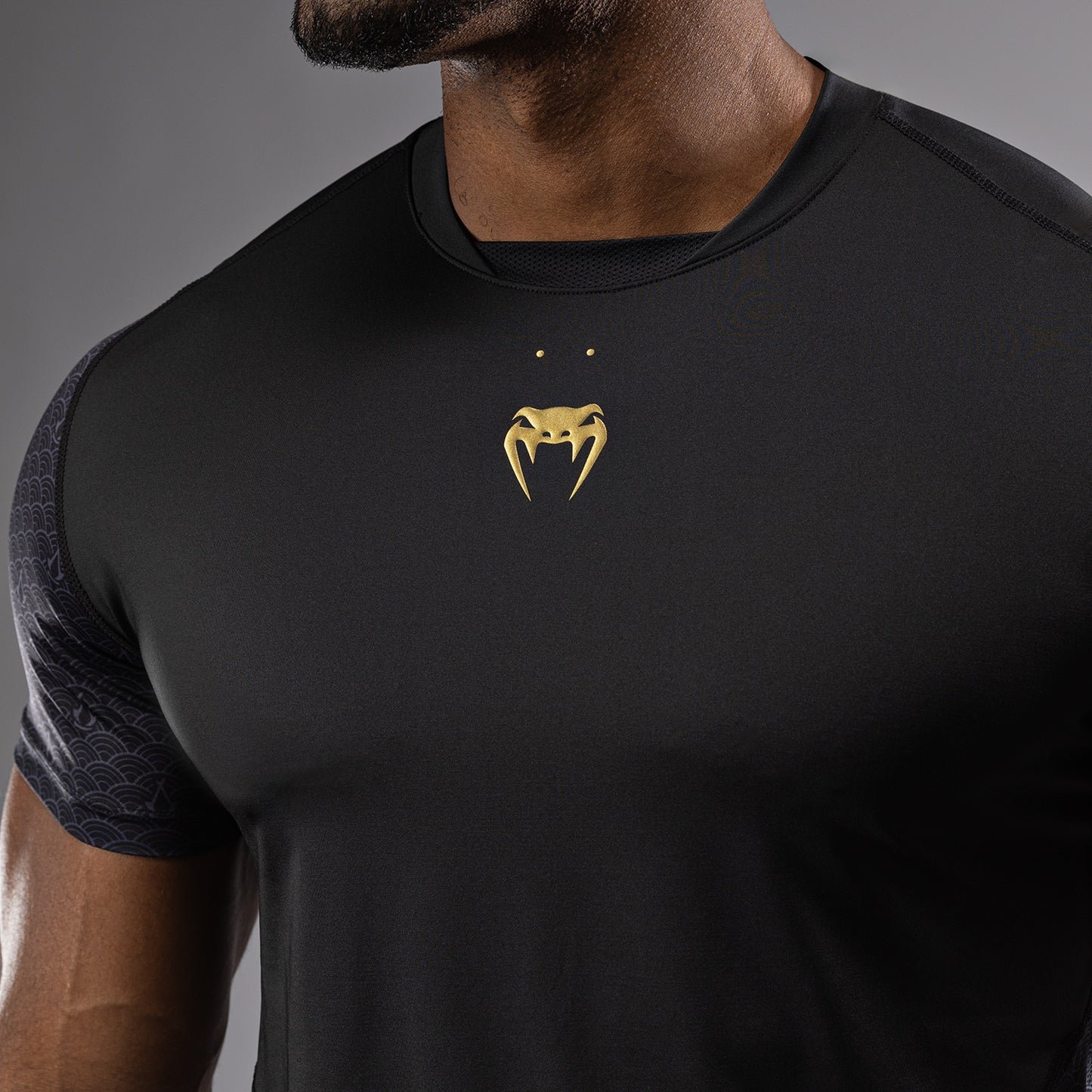 Venum x Assassin’s Creed Мужская футболка Dry-Tech T-Shirt - черный/золотой