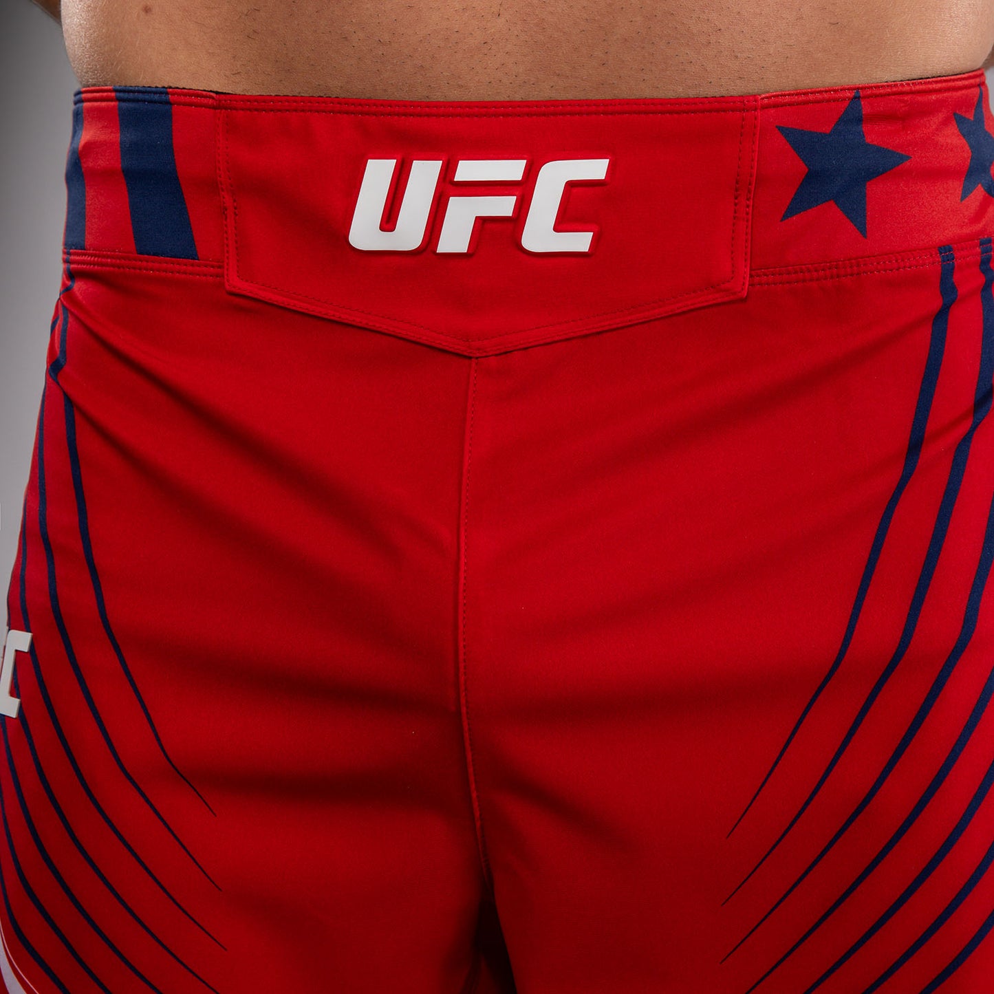 Official UFC Freedom 250 by Venum Authentic Fight Night Бойцовские шорты короткого кроя для мужчин - Красный