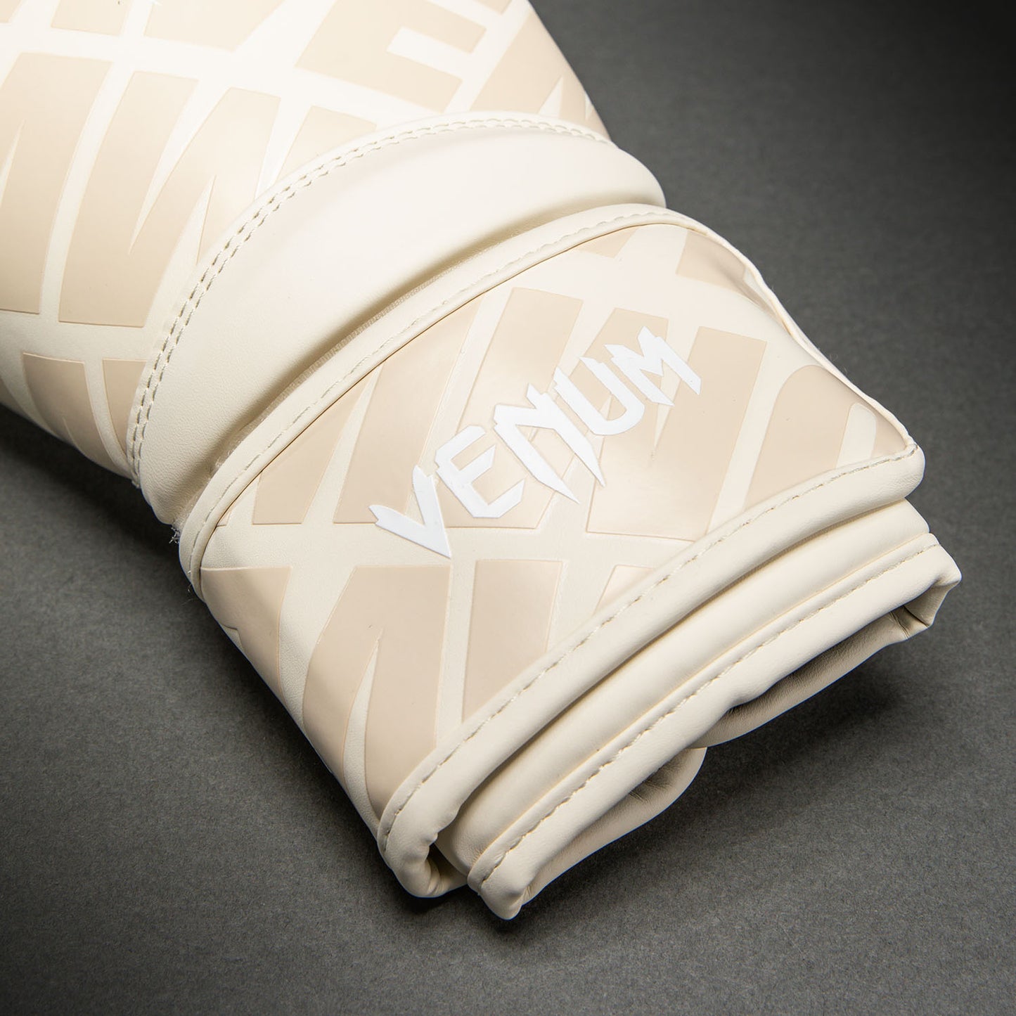 Боксерские перчатки Venum Contender 1.5 XT 3D – Слоновая кость