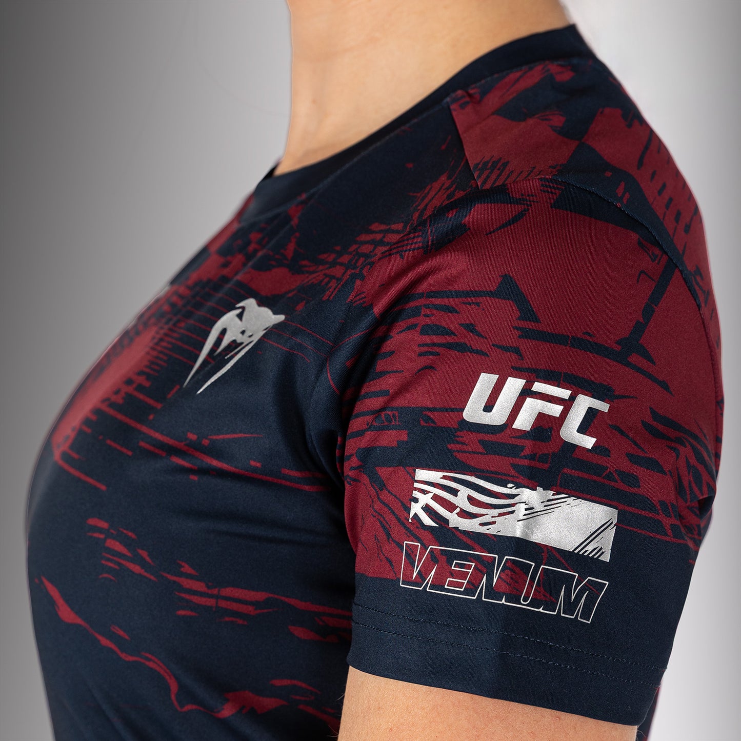 UFC Zenith by Venum Authentic Fight Week Футболка с коротким рукавом Performance Женская - Темно-синий/бордовый/серебристый