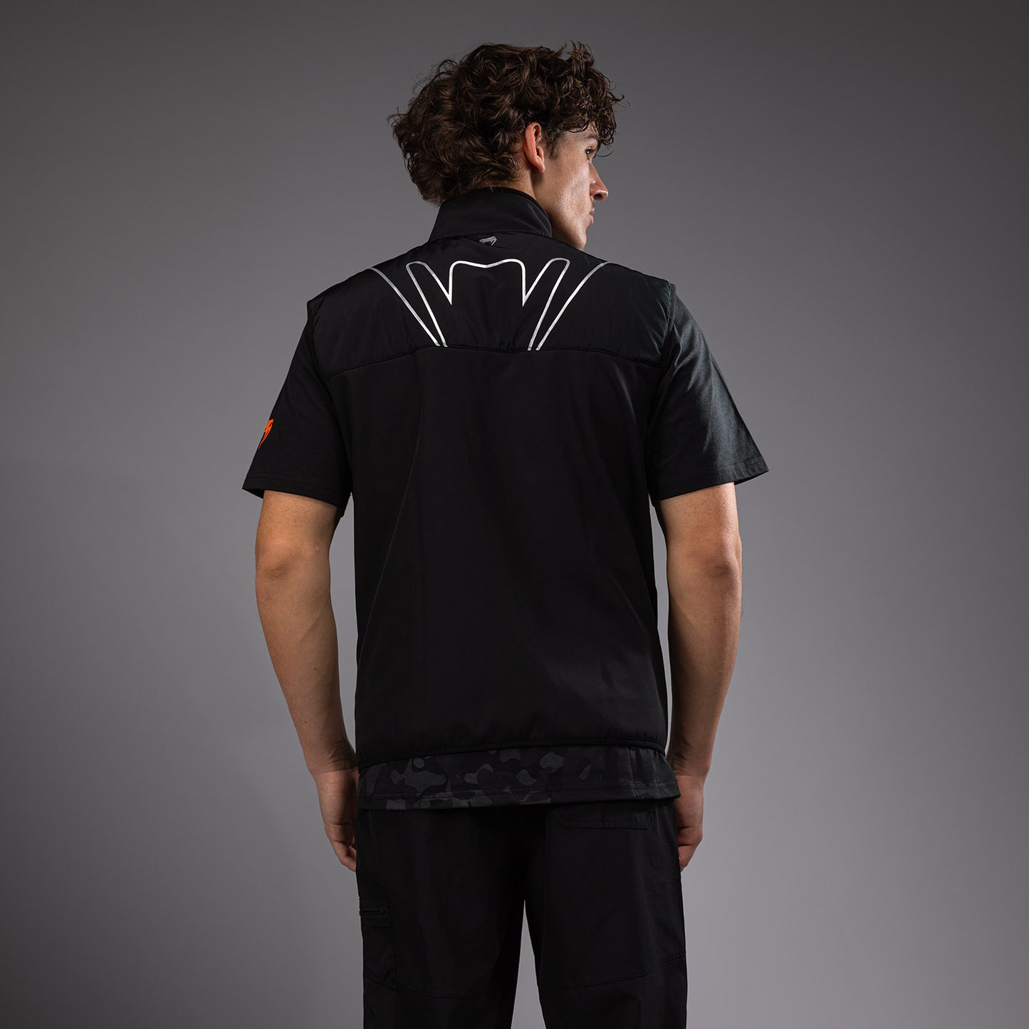 Venum Paddock Softshell Jacket с короткими рукавами - Черный