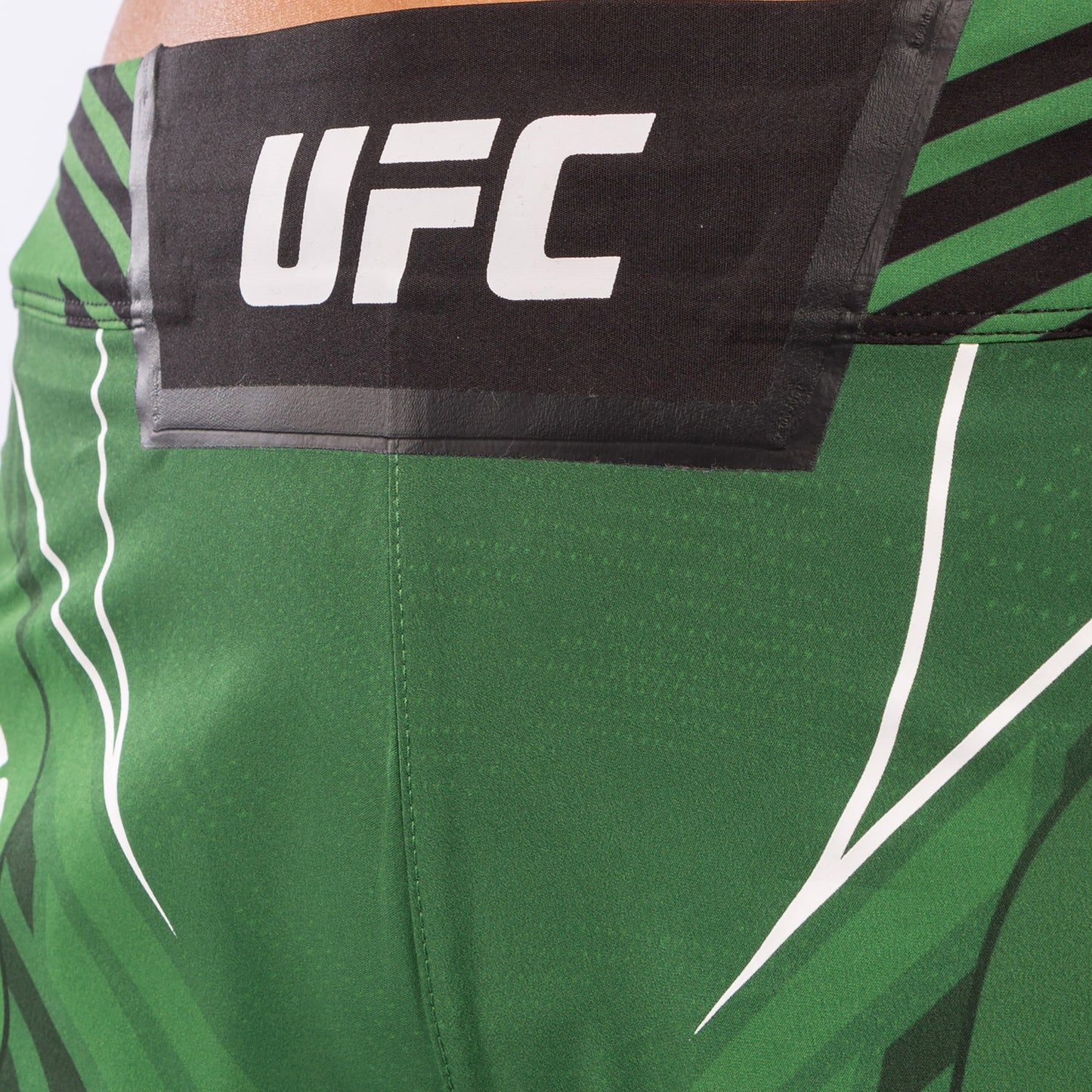 ЖЕНСКИЕ ШОРТЫ UFC VENUM FIGHT NIGHT – УКОРОЧЕННЫЙ КРОЙ - Зеленый