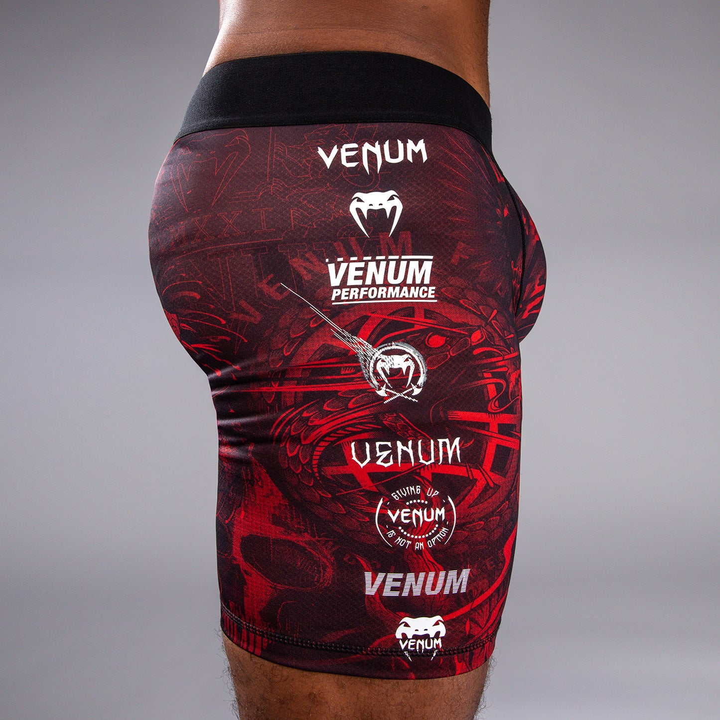 Компрессионные шорты Venum 20th Anniversary - Чёрный/Красный
