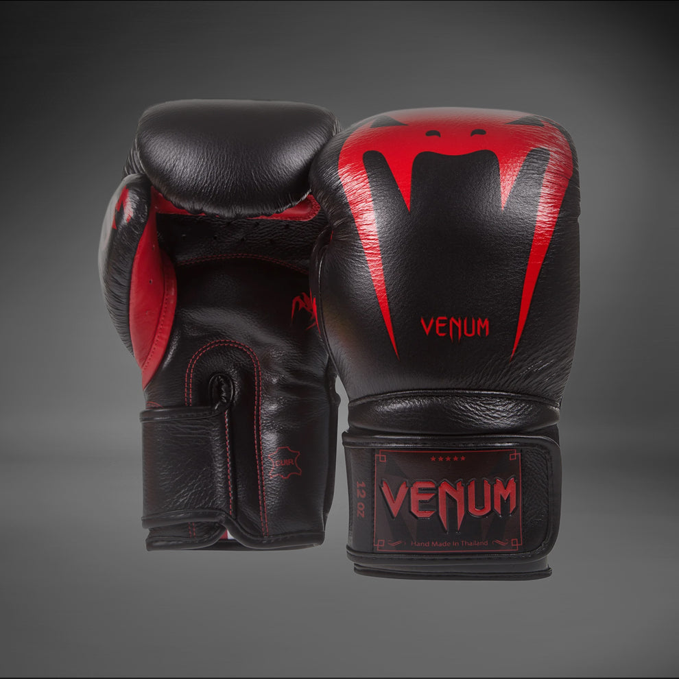БОКСЕРСКИЕ ПЕРЧАТКИ VENUM GIANT 3.0 - Черный Дяьвол