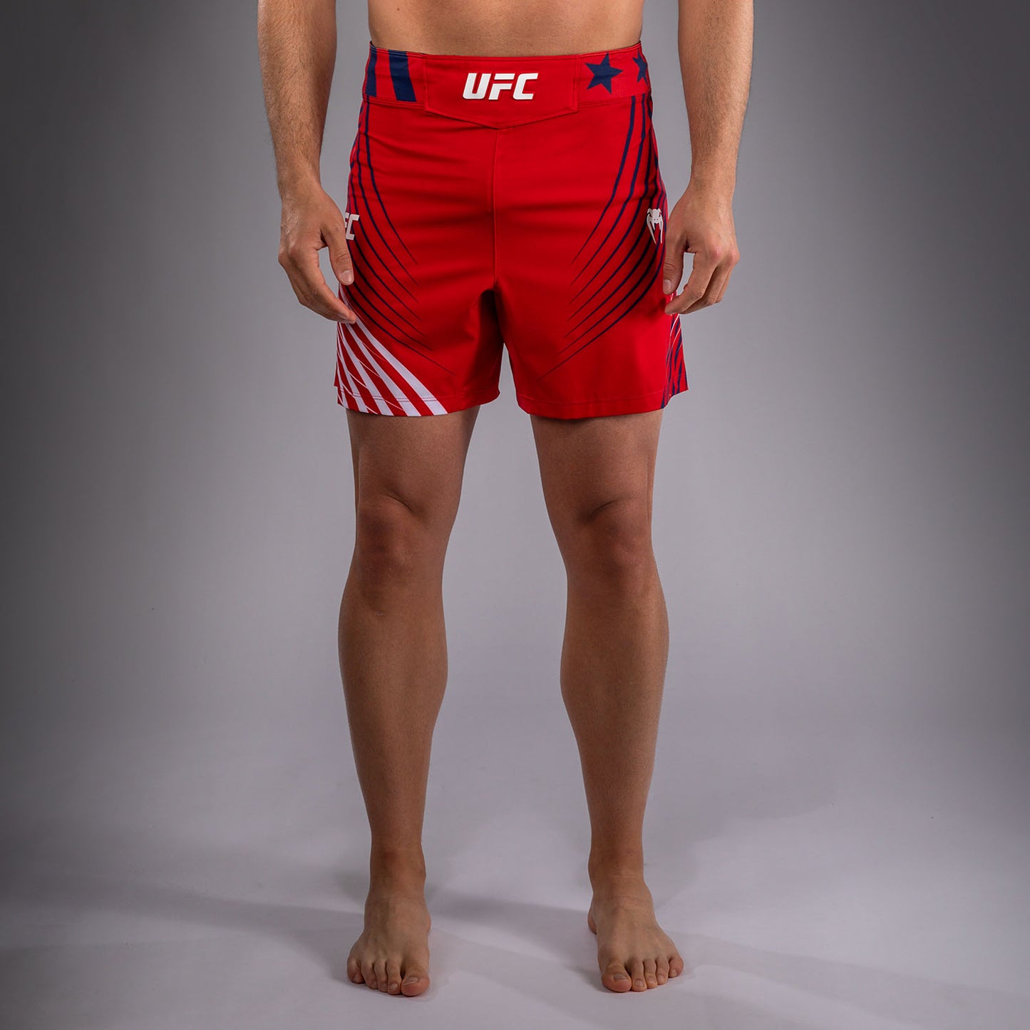 Official UFC Freedom 250 by Venum Authentic Fight Night Бойцовские шорты короткого кроя для мужчин - Красный