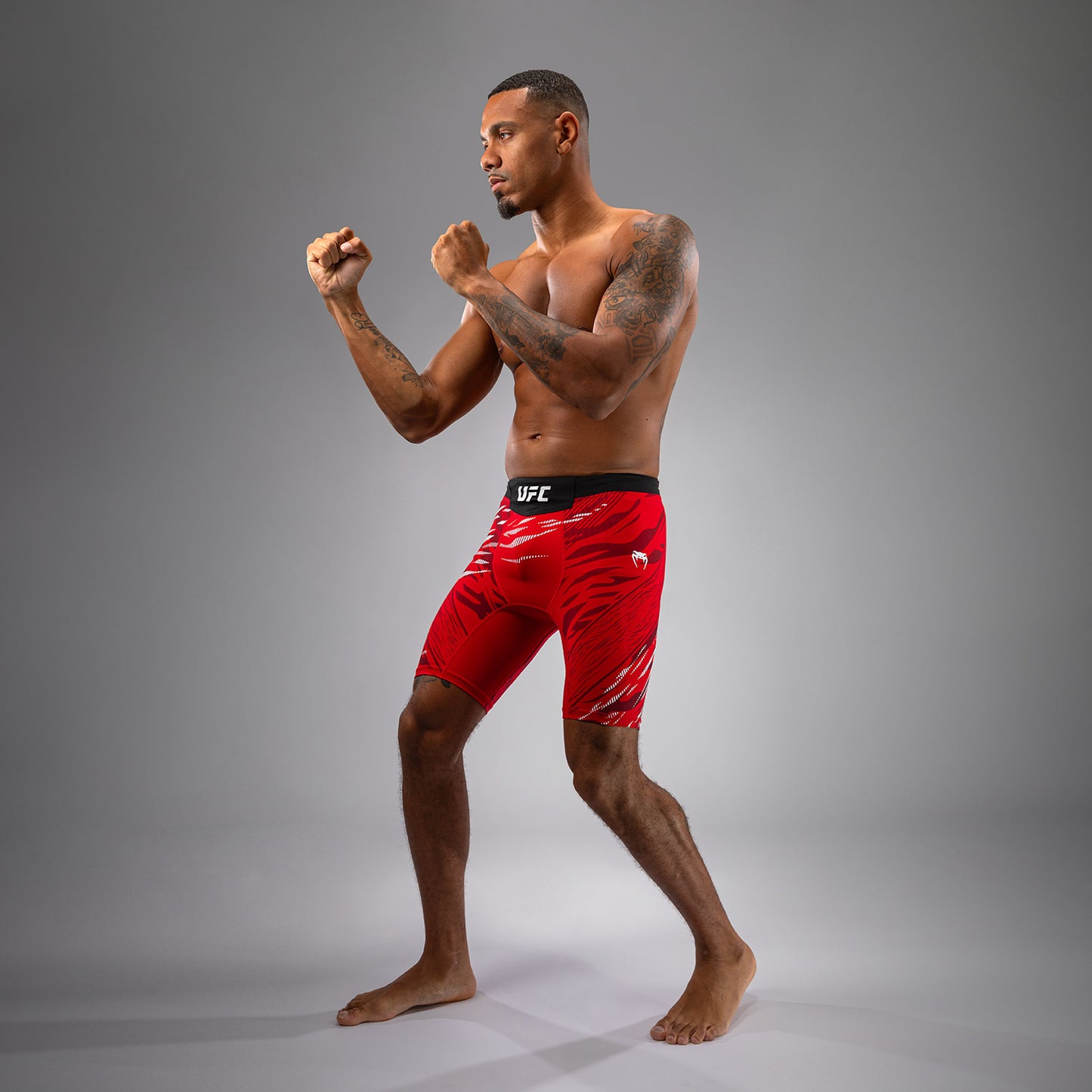 Шорты Vale Tudo UFC Fusion by Venum Authentic Fight Night для мужчин - Red