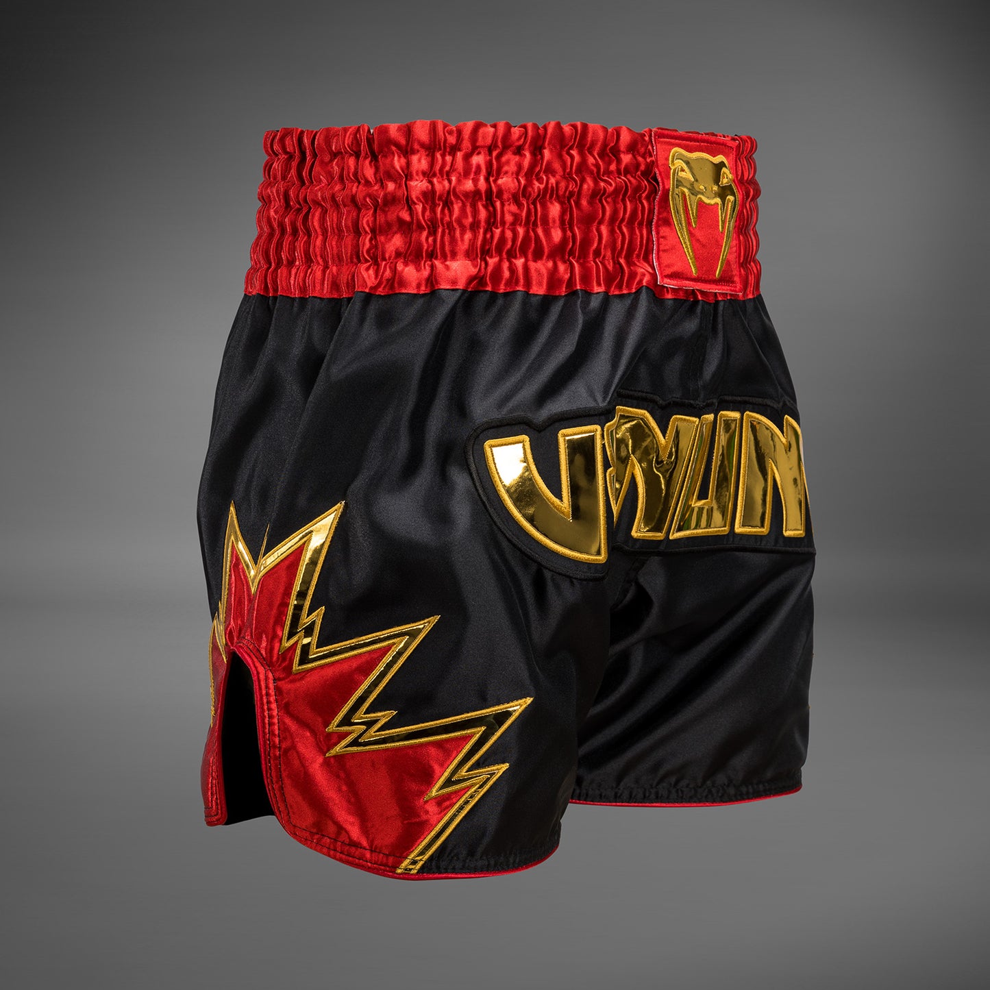 Шорты Venum Inferno Muay Thai - Черные/Золотые/Красные