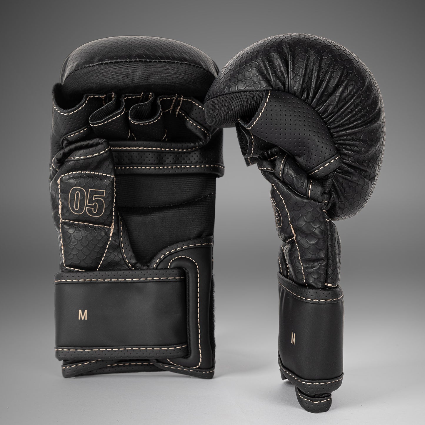 Перчатки для спарринга MMA Venum Impact Evo Scales – Чёрный
