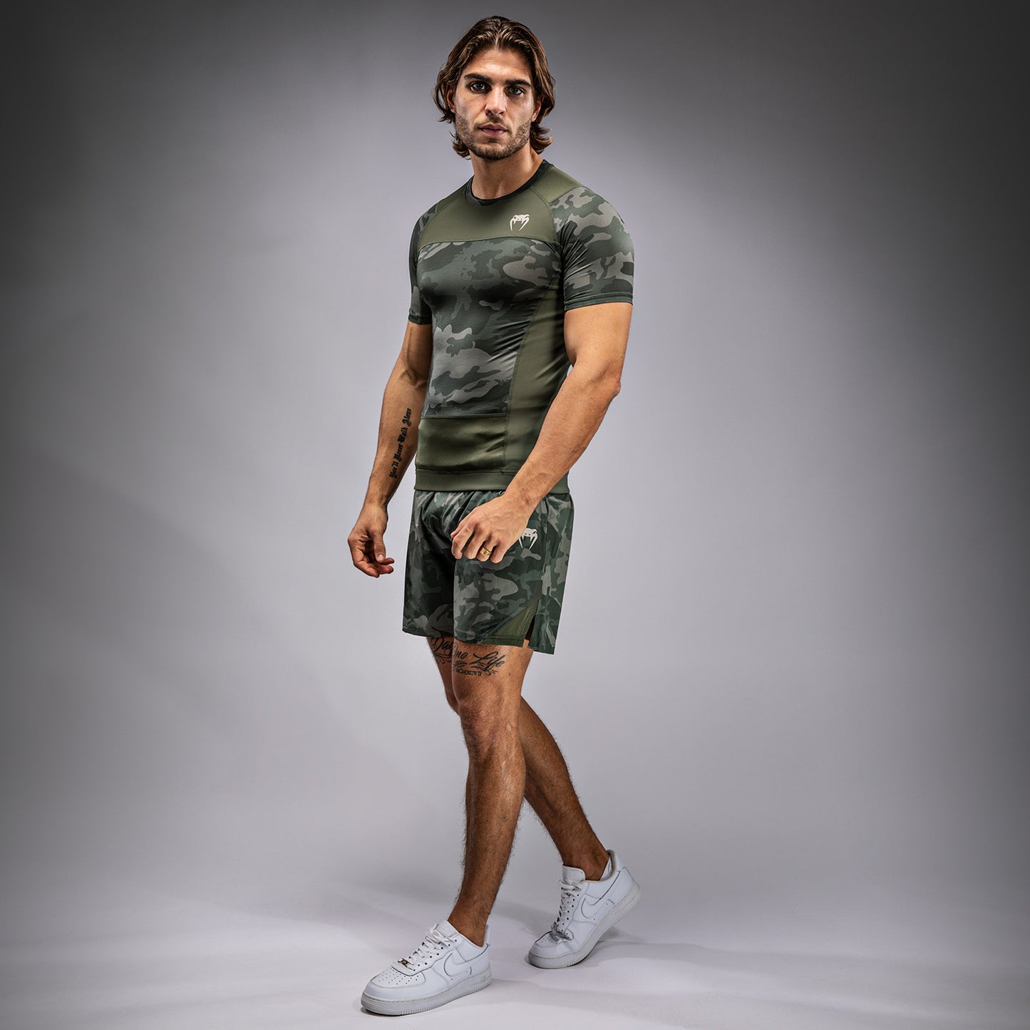 Короткий рукав Rashguard для мужчин Venum G-Fit Air - Военный камуфляж