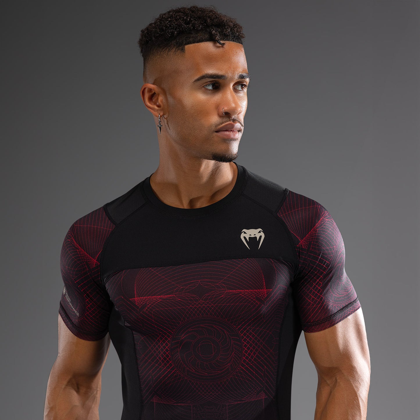 Короткий рукав Rashguard для мужчин Venum G-Fit Air - Глубокий черный / Огненно-красный
