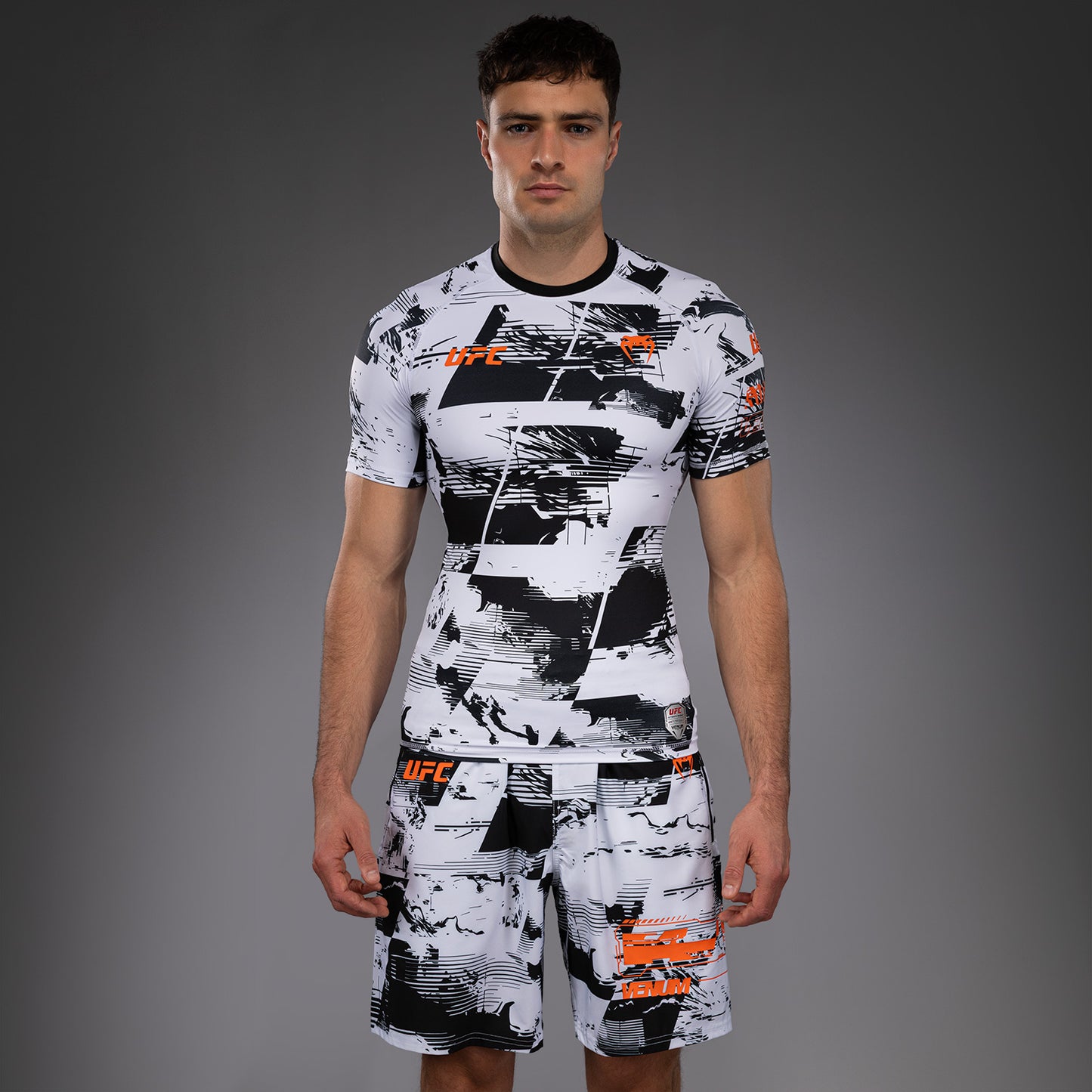 UFC Zenith by Venum Authentic Fight Week Рашгард с коротким рукавом Performance Мужской - Белый