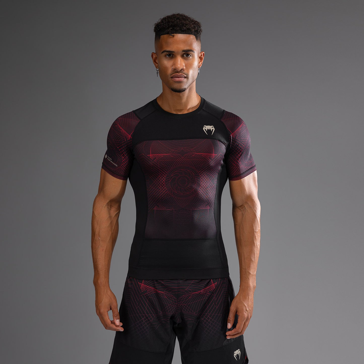 Короткий рукав Rashguard для мужчин Venum G-Fit Air - Глубокий черный / Огненно-красный