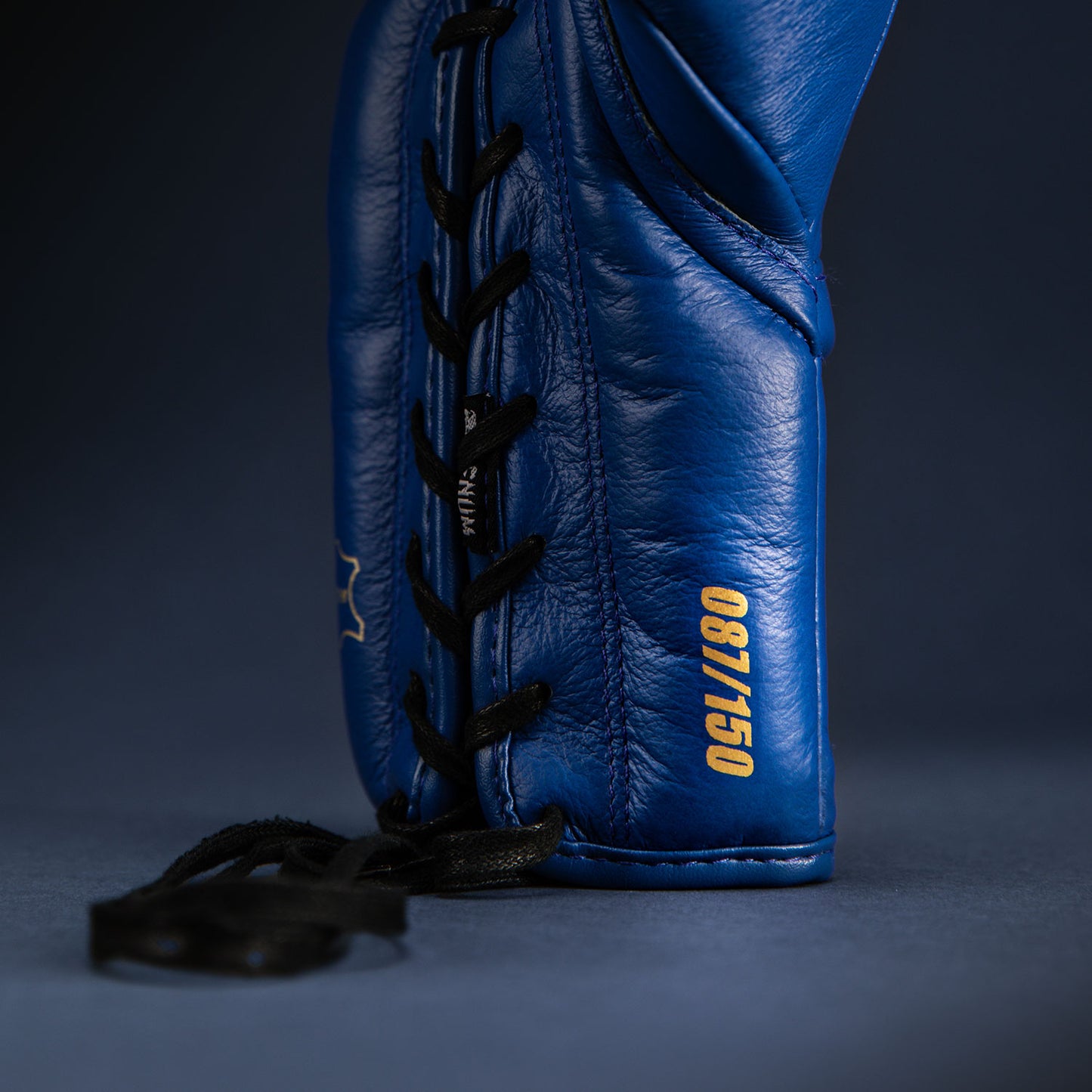Боксерские перчатки Venum Giant 2.0 Khamzat Chimaev Pro — сине-золотые