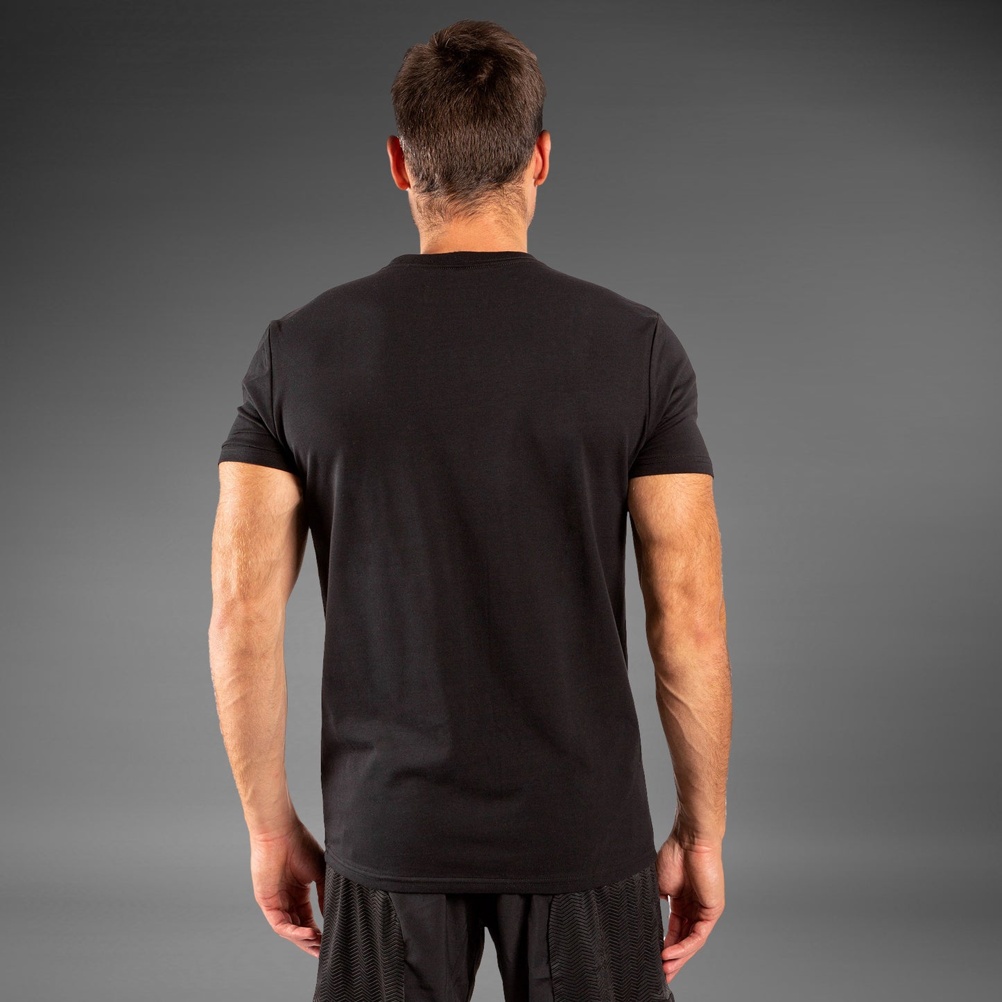 ФУТБОЛКА VENUM CLASSIC – ЧЕРНЫЙ