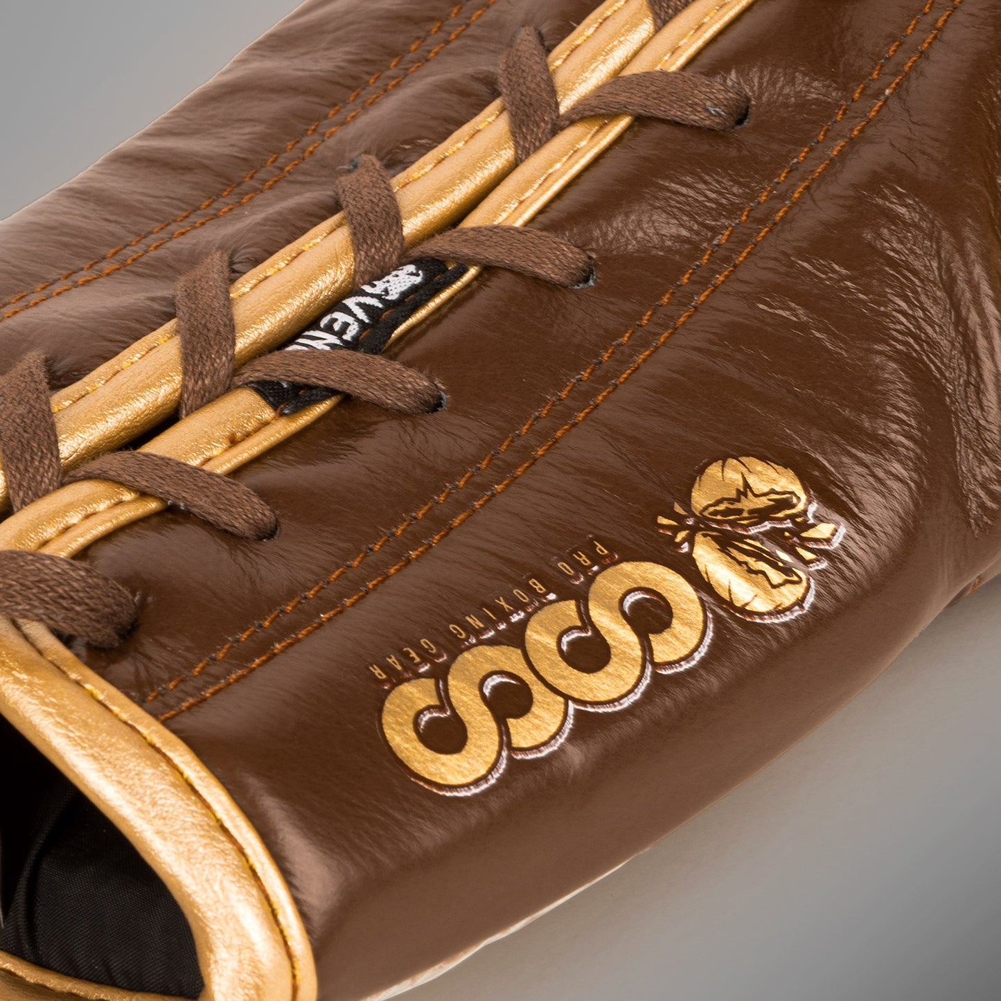 Боксерские перчатки Venum Coco Monogram Pro - коричневый гризли