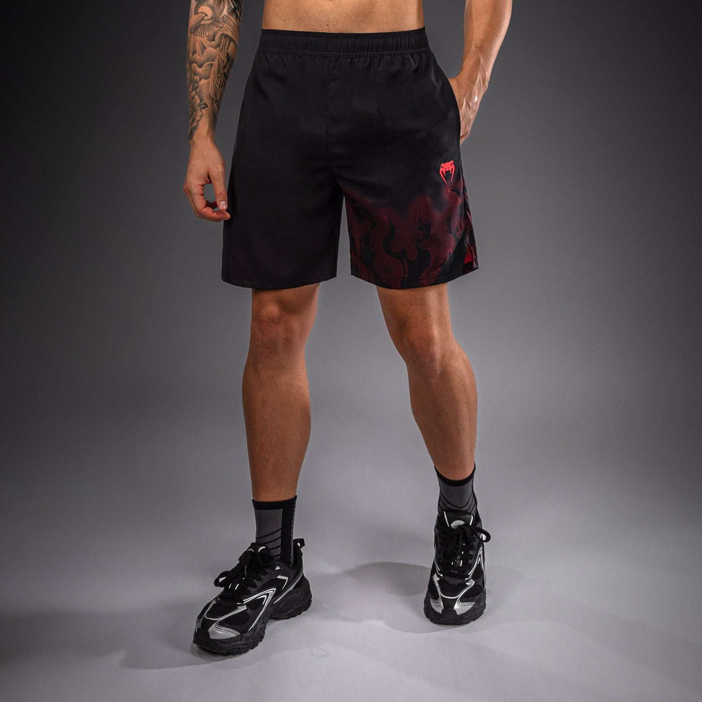 Тренировочные шорты Venum Spectre – Чёрный/Красный