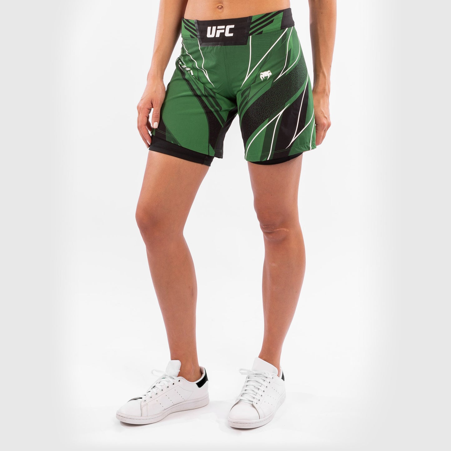 ЖЕНСКИЕ ШОРТЫ UFC VENUM FIGHT NIGHT – УДЛИНЕННЫЙ КРОЙ - Зеленый