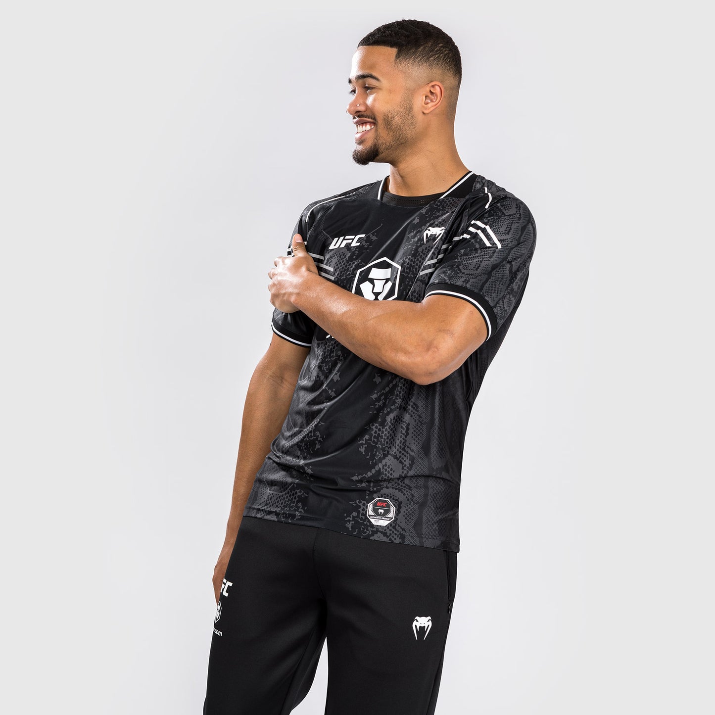 UFC Adrenaline by Venum Authentic Fight Night Мужская майка для выхода на бой - черная