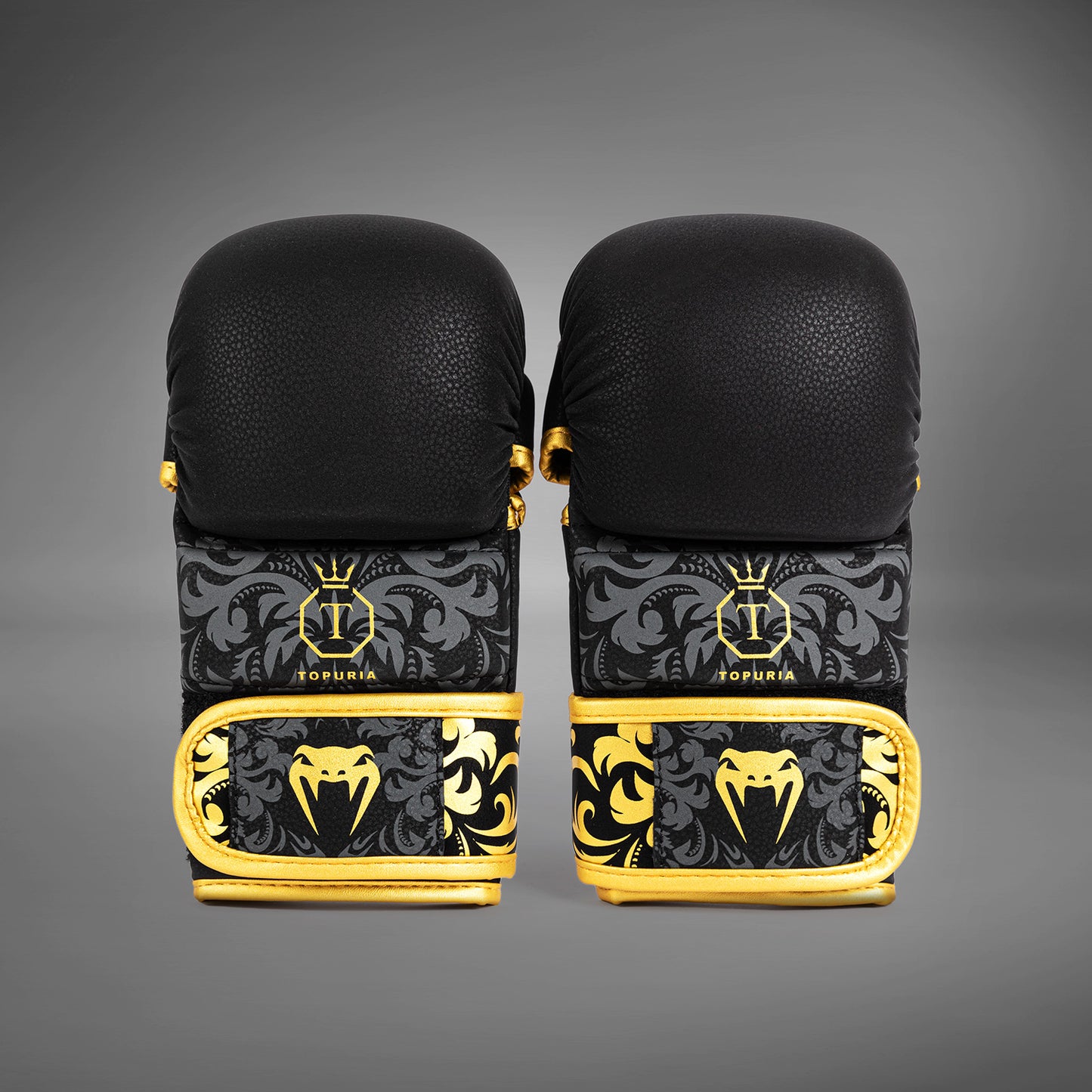 Venum x Topuria Unmatched Edition Перчатки для спарринга MMA - Черный/Золотой