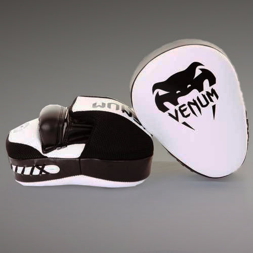 Тренерские лапы Venum Focus Mitts Cellular 2.0 - Белый/Черный (ПАРА)