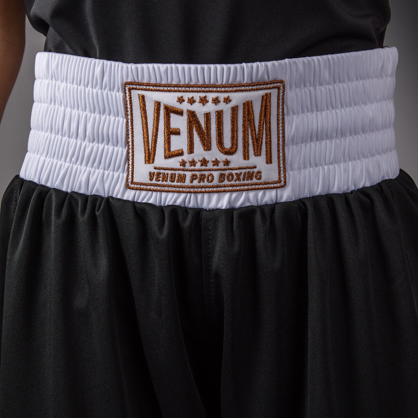 Боксерские шорты Venum Classic для детей – Чёрный/Золотой