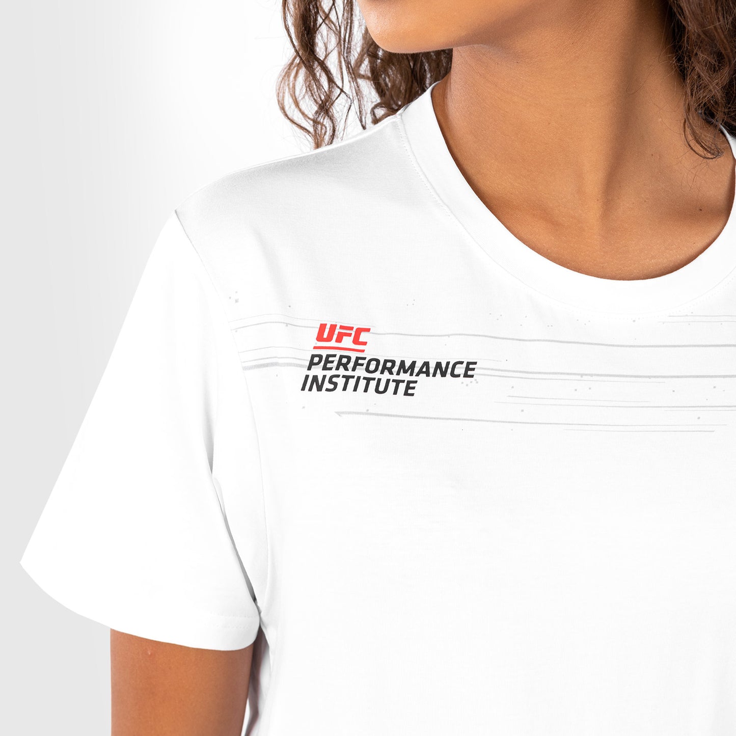 UFC Performance Institute 2.0  Женская футболка - белый