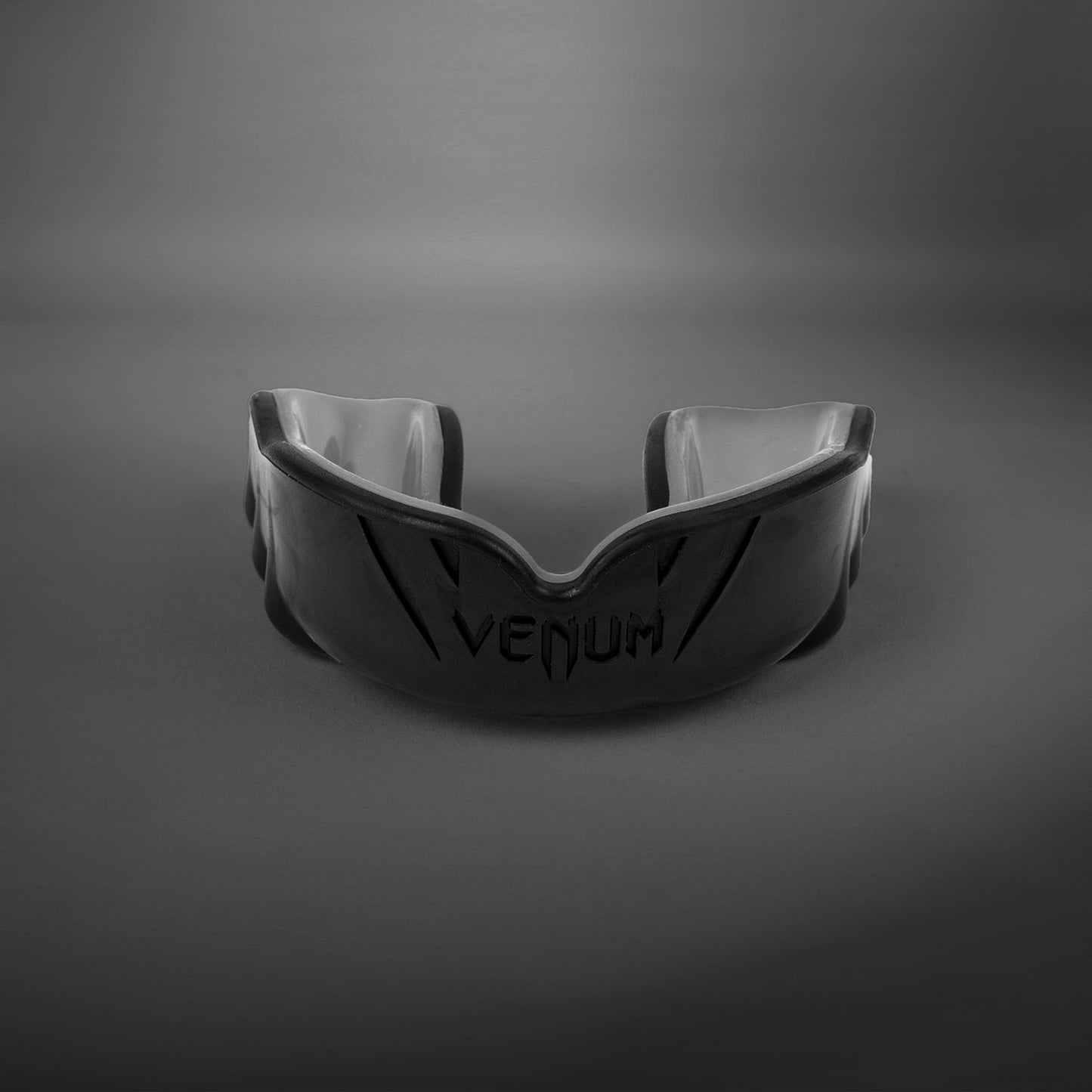 Капа боксерская Venum Challenger - Черный