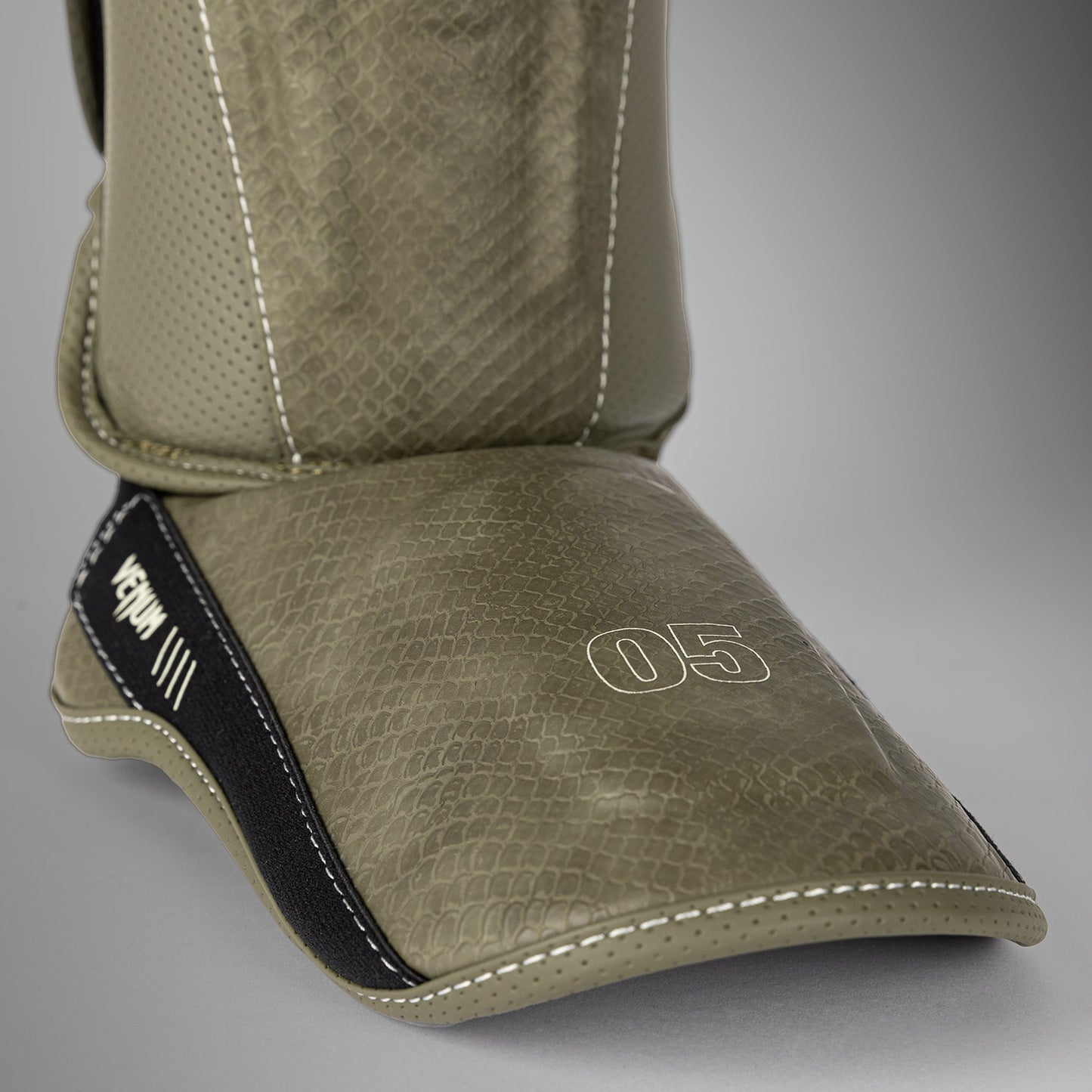 Щитки для голени Venum Impact Evo Scales – Армейский зелёный