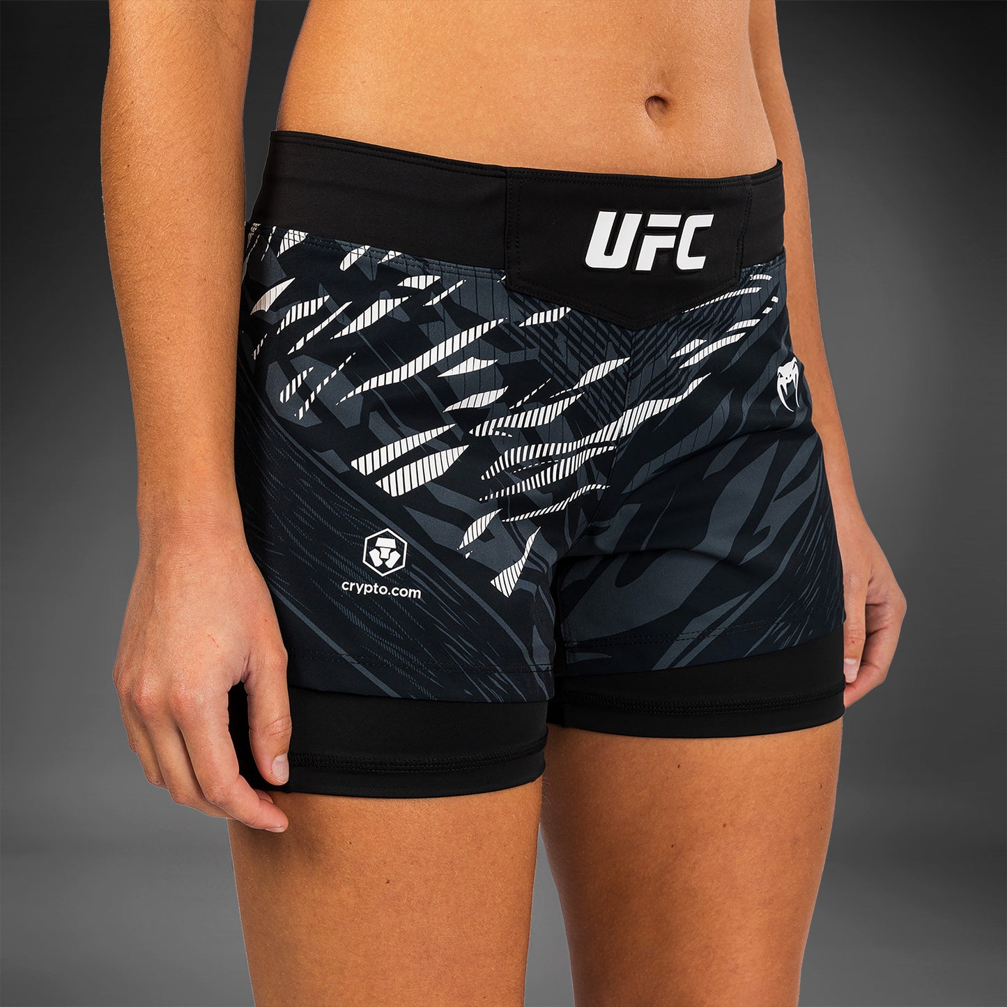 Шорты для борьбы UFC Fusion by Venum Authentic Fight Night для женщин - Black